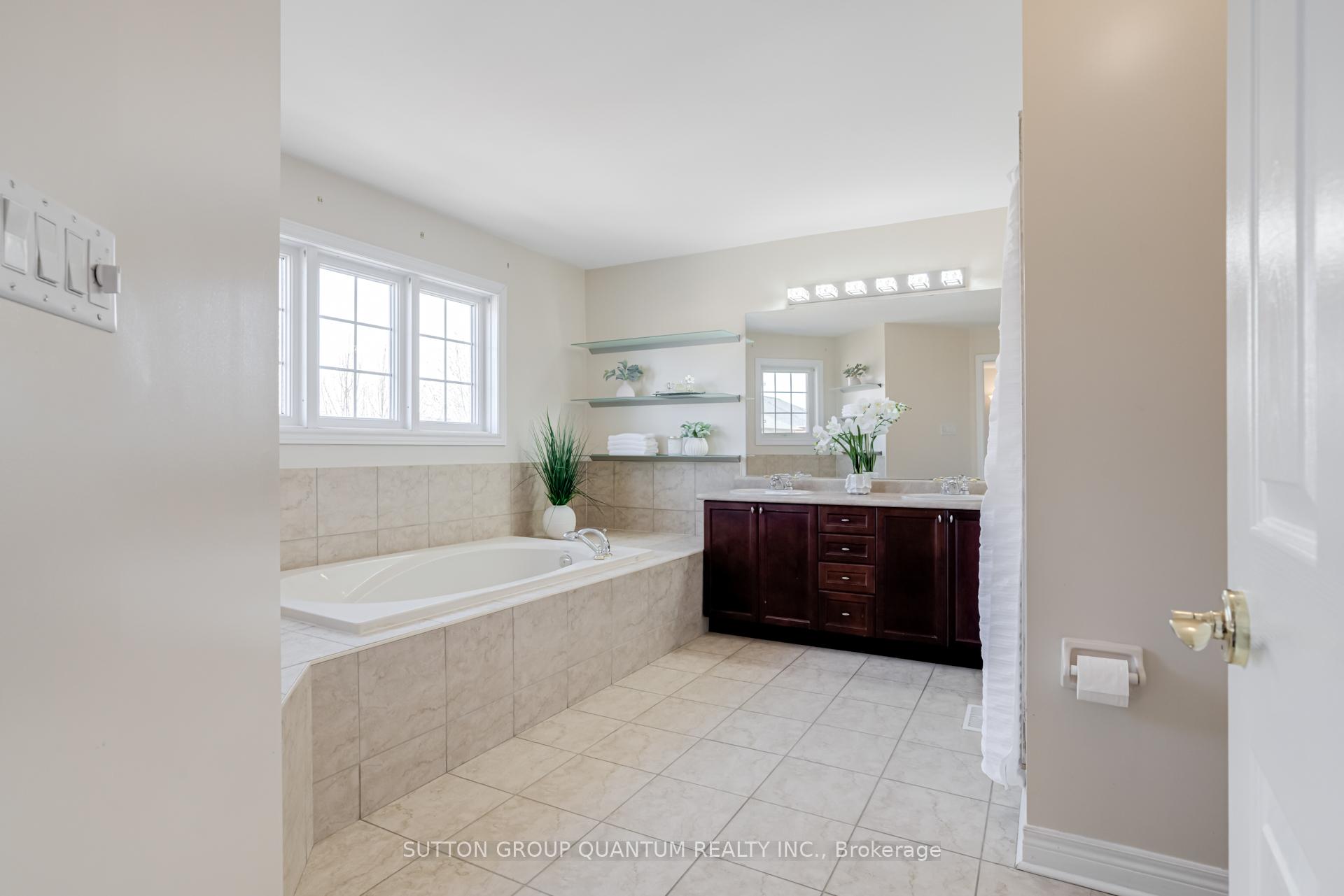 Photo 26 of 49 Supino Crescent, Brampton, Vales of Castlemore — HOMEH