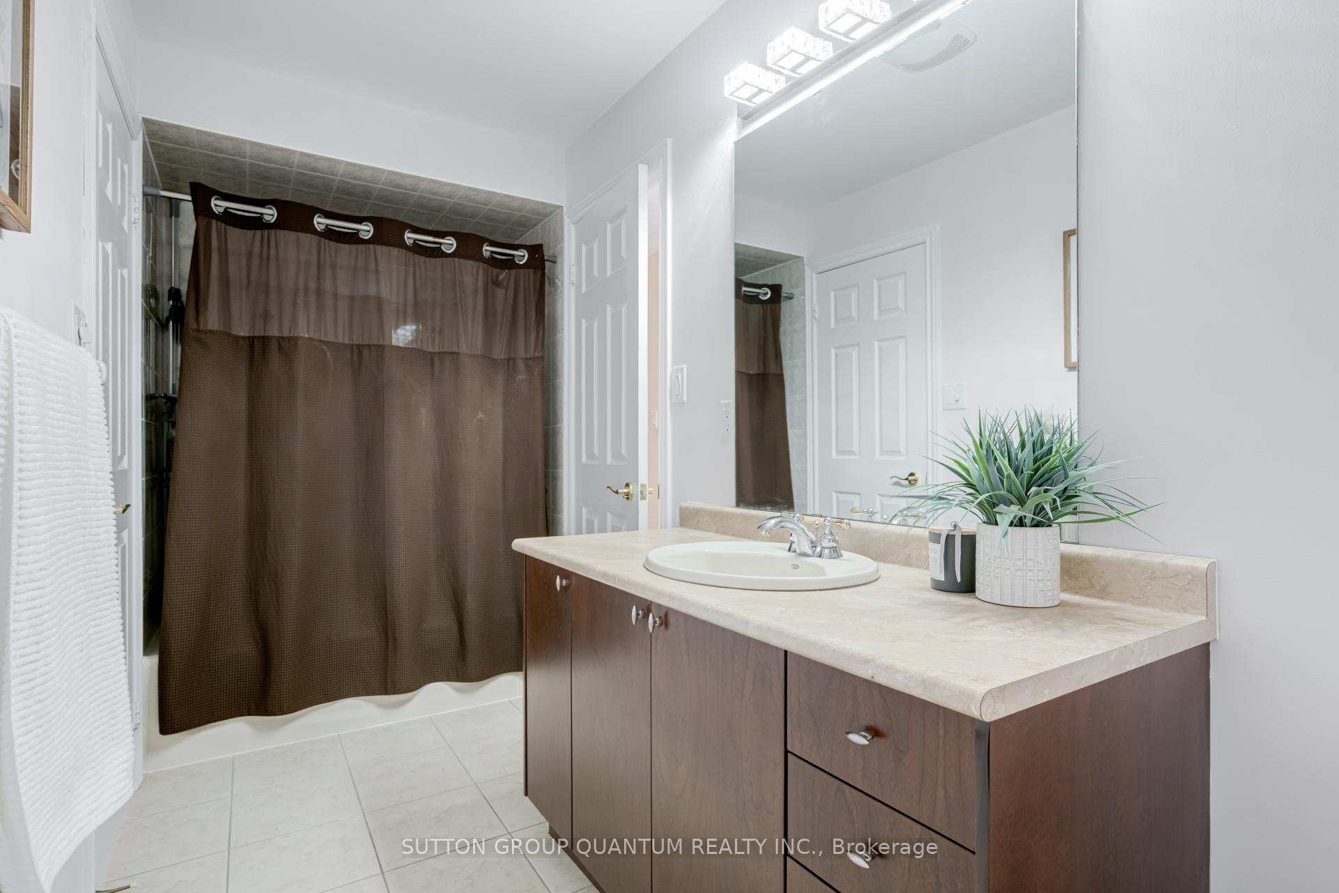 Photo 33 of 49 Supino Crescent, Brampton, Vales of Castlemore — HOMEH