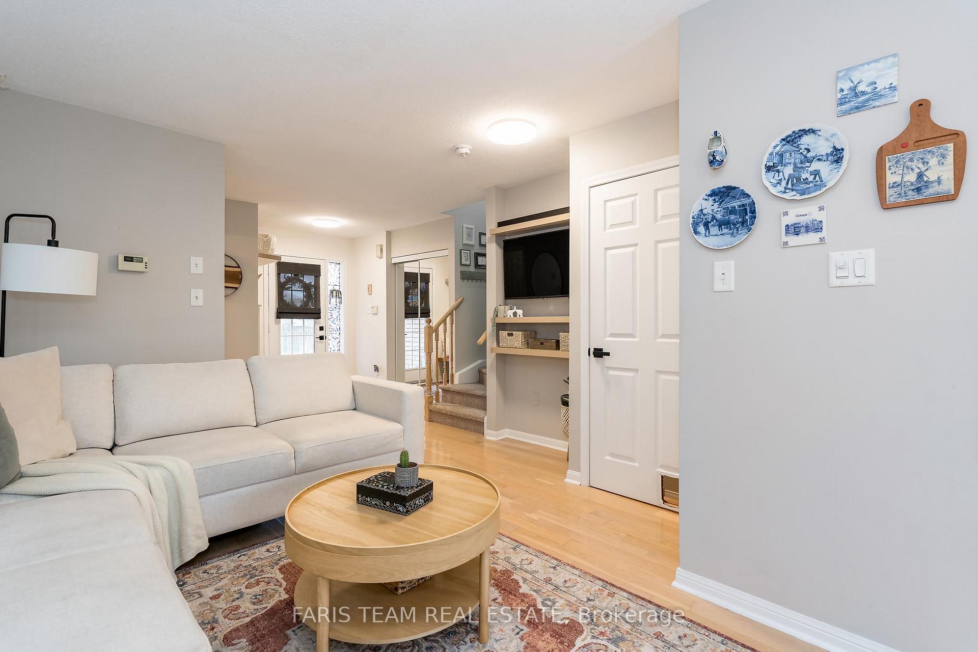 Photo 7 of 28 Villers Street, Barrie, Edgehill Drive — HOMEH