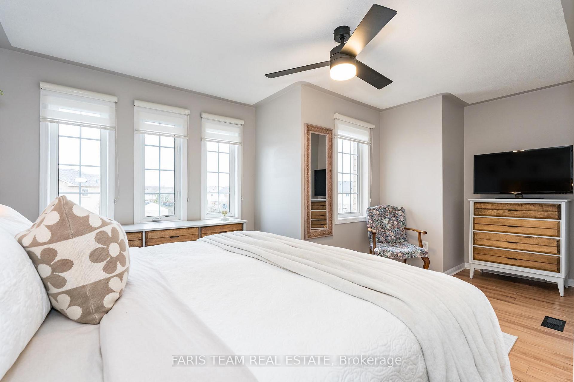Photo 11 of 28 Villers Street, Barrie, Edgehill Drive — HOMEH