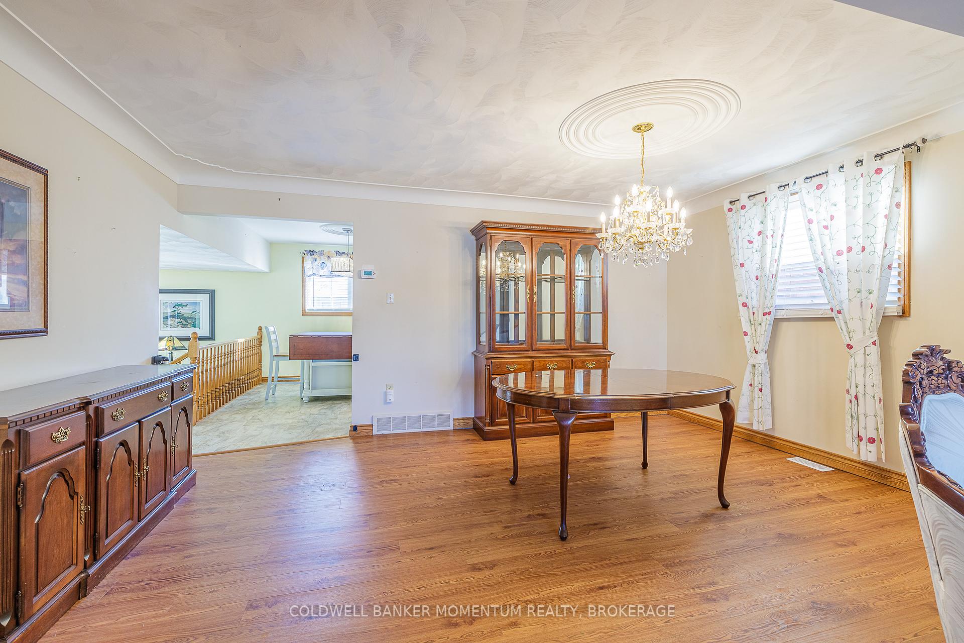 Photo 8 of 362 Grantham Avenue, St. Catharines, Carlton/Bunting — HOMEH