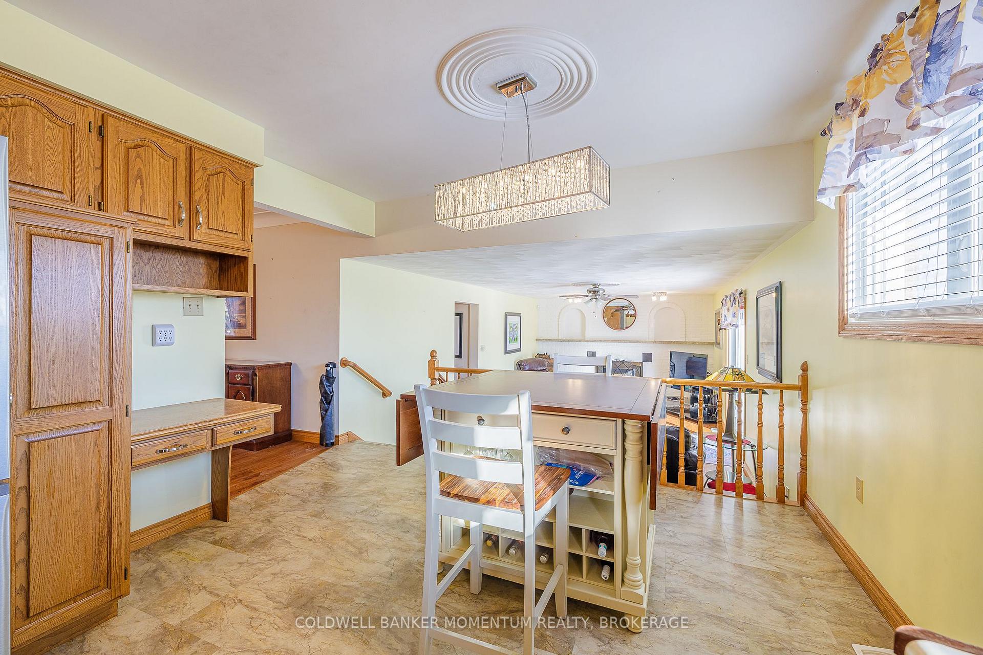 Photo 12 of 362 Grantham Avenue, St. Catharines, Carlton/Bunting — HOMEH