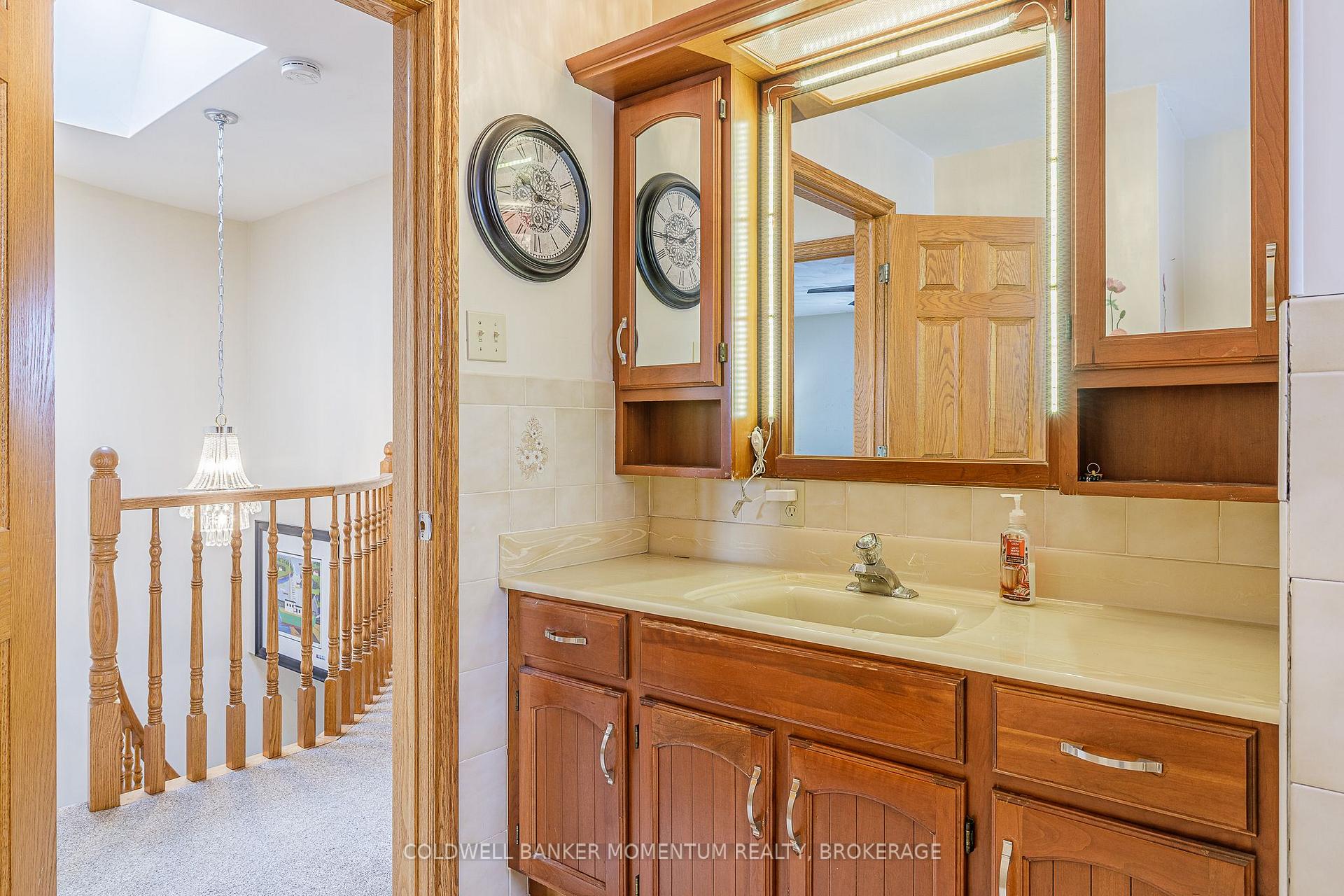 Photo 24 of 362 Grantham Avenue, St. Catharines, Carlton/Bunting — HOMEH
