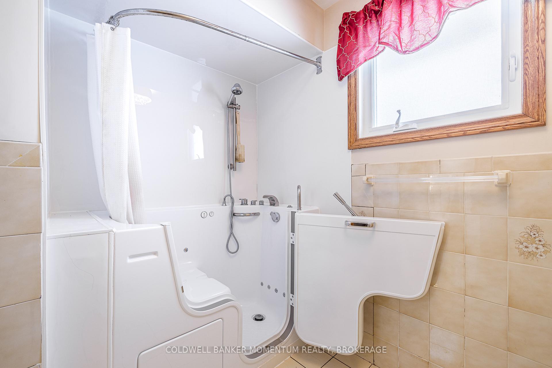 Photo 25 of 362 Grantham Avenue, St. Catharines, Carlton/Bunting — HOMEH