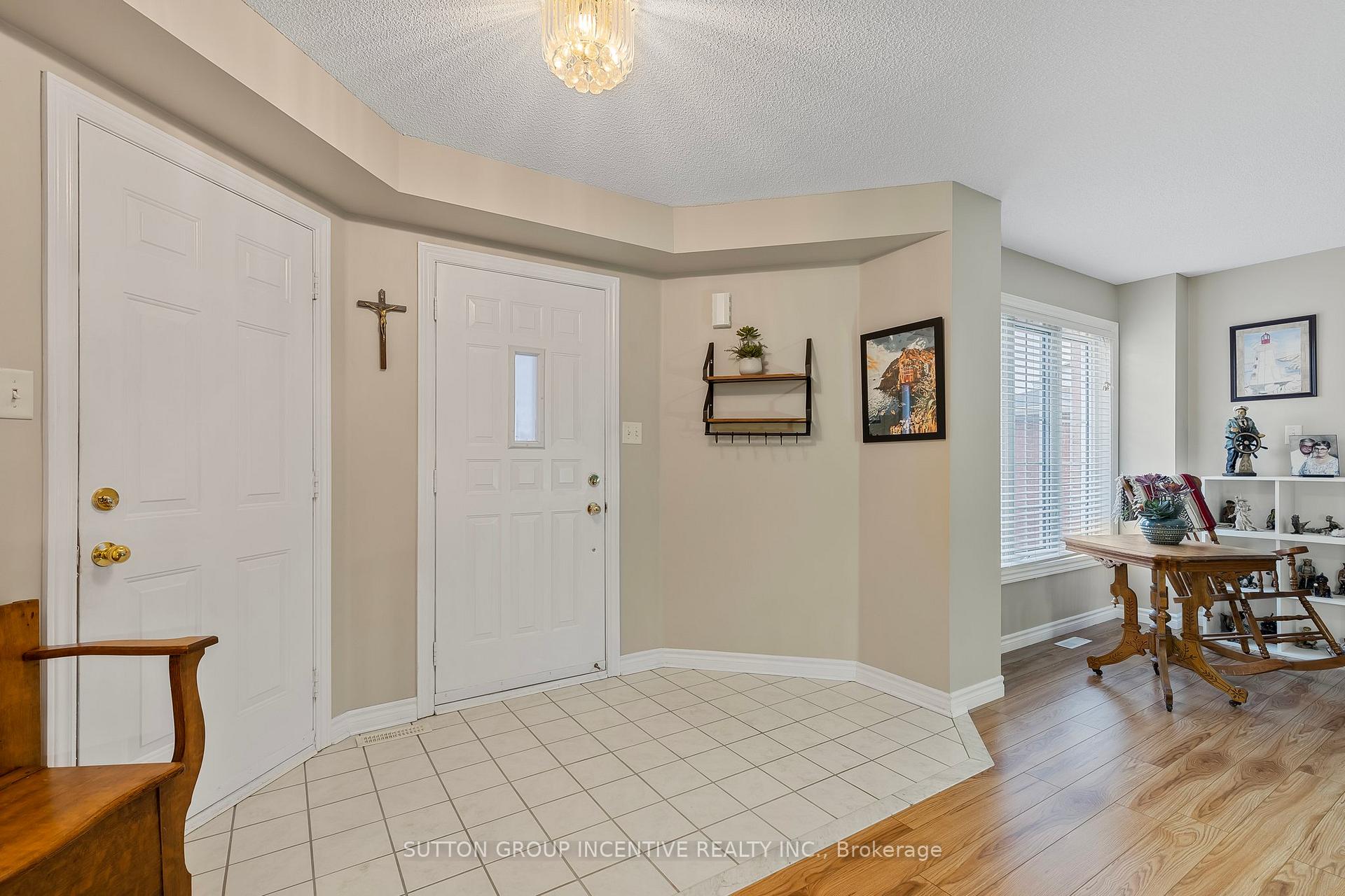 Photo 7 of 21 Kelsey Crescent, Barrie, Ardagh — HOMEH