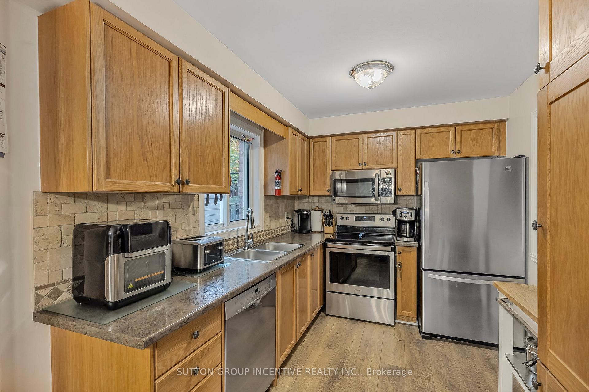 Photo 33 of 21 Kelsey Crescent, Barrie, Ardagh — HOMEH