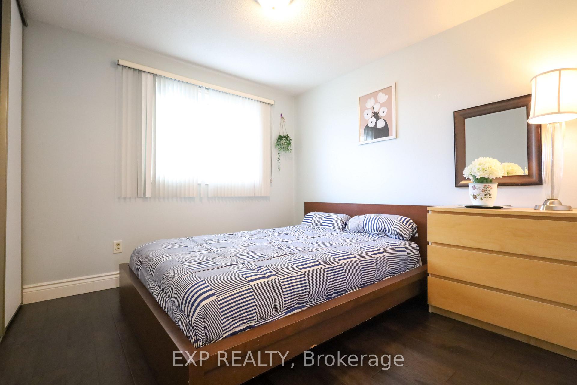 Photo 17 of 54 Trewartha Crescent, Brampton, Heart Lake West — HOMEH