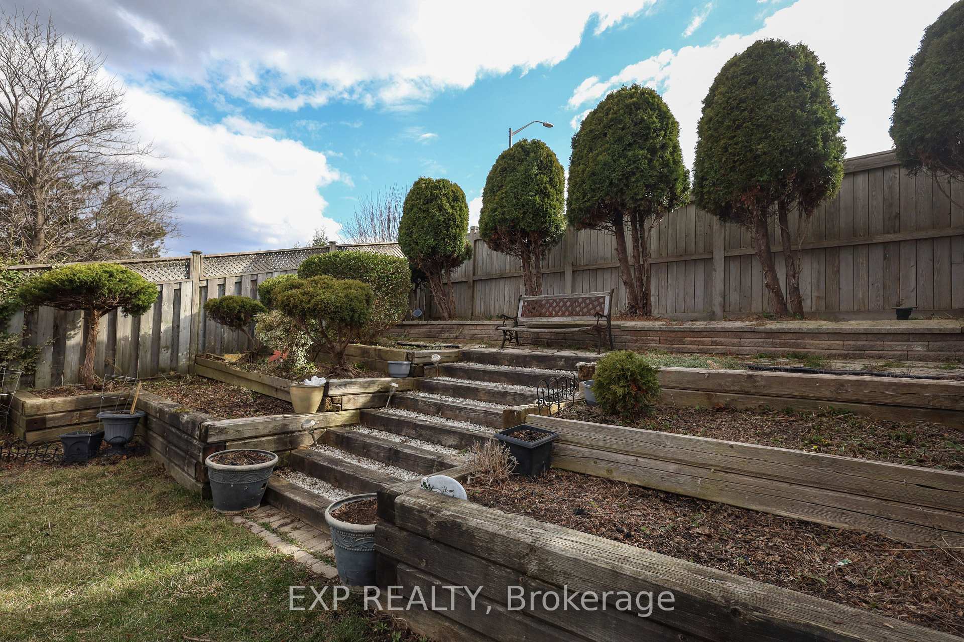 Photo 25 of 54 Trewartha Crescent, Brampton, Heart Lake West — HOMEH