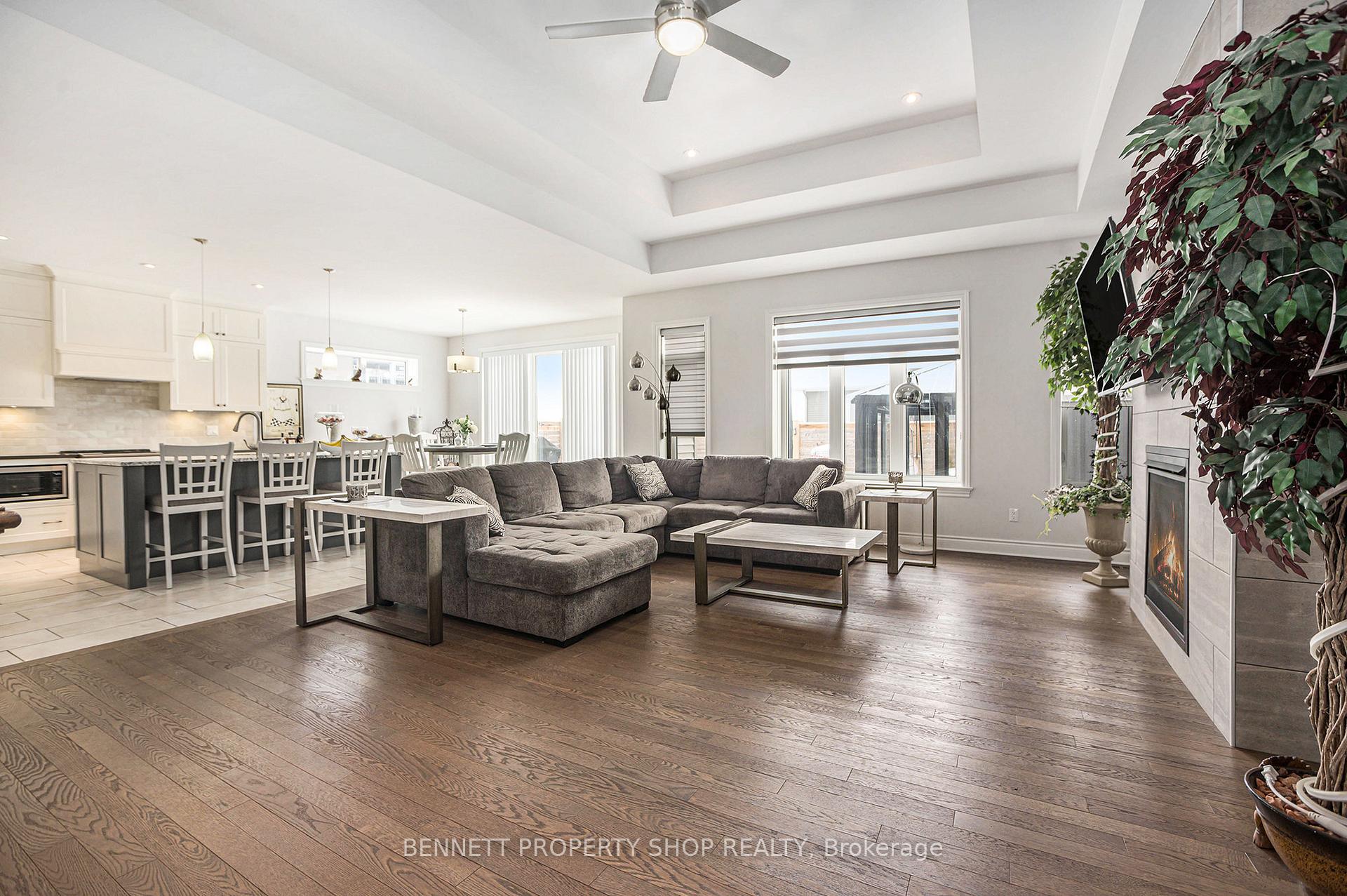 Photo 4 of 141 Talos Circle, Ottawa, Richmond — HOMEH