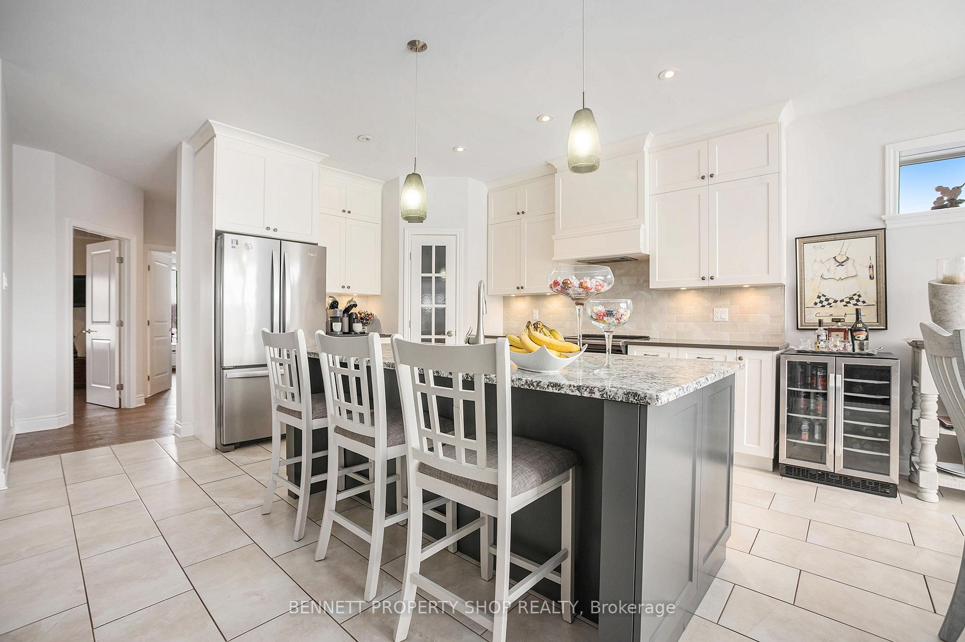 Photo 8 of 141 Talos Circle, Ottawa, Richmond — HOMEH