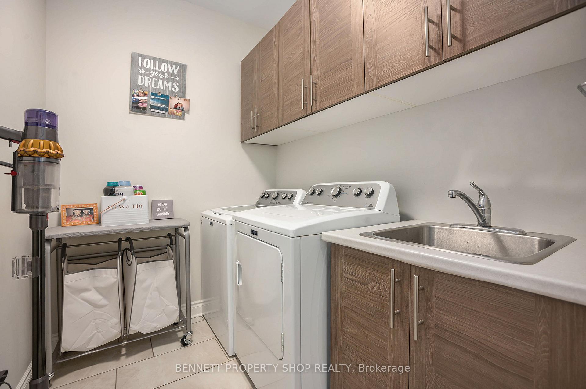 Photo 17 of 141 Talos Circle, Ottawa, Richmond — HOMEH