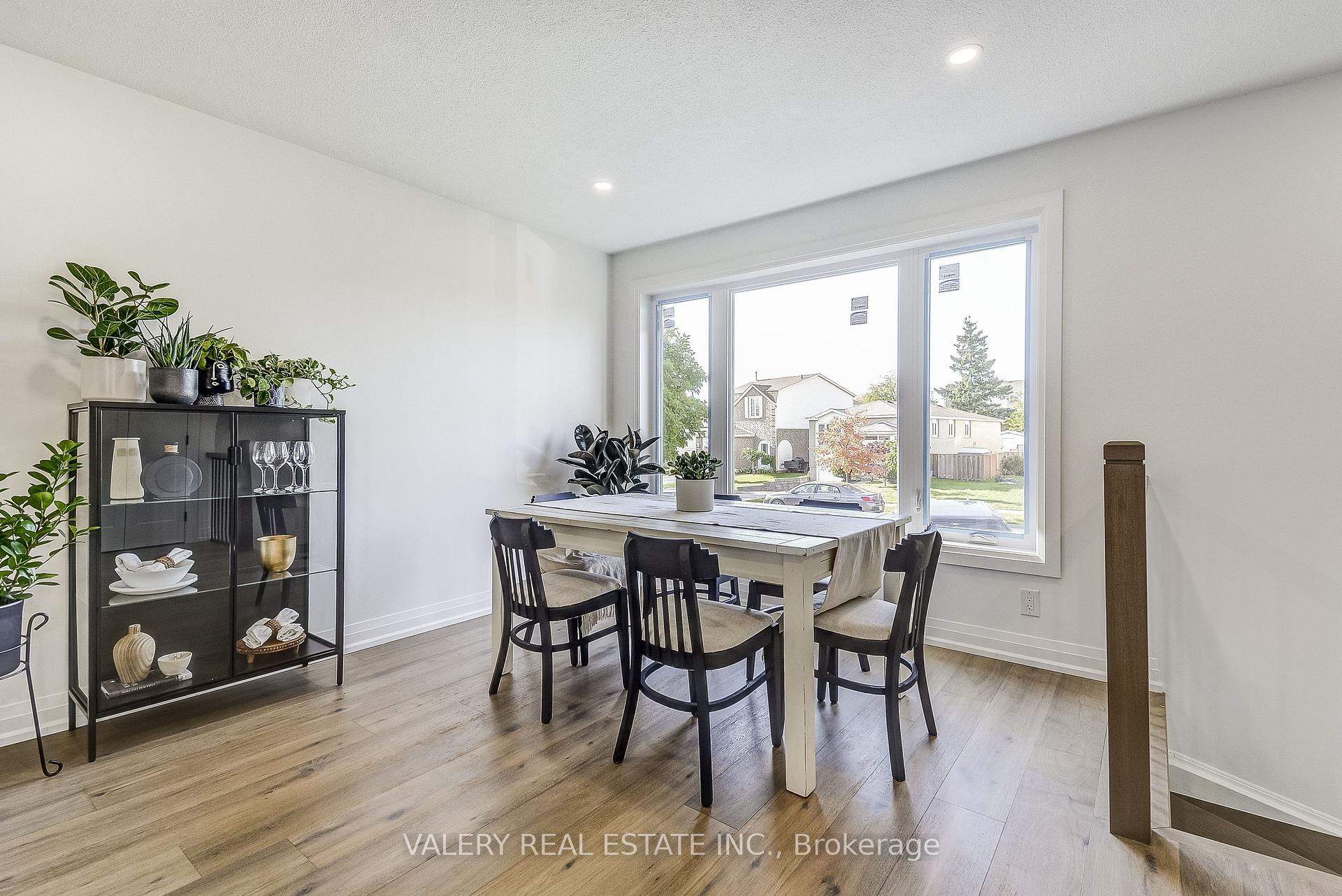 Photo 9 of 26 Garden Crescent, Hamilton, Burkholme — HOMEH