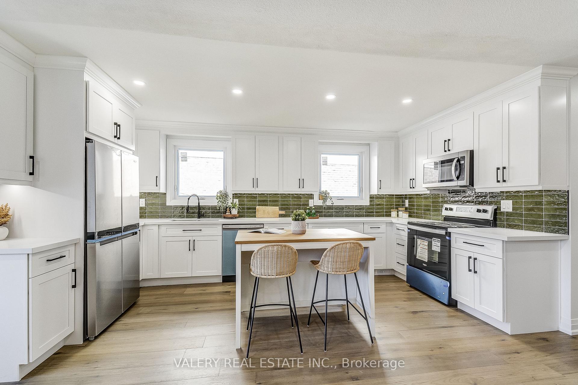 Photo 14 of 26 Garden Crescent, Hamilton, Burkholme — HOMEH