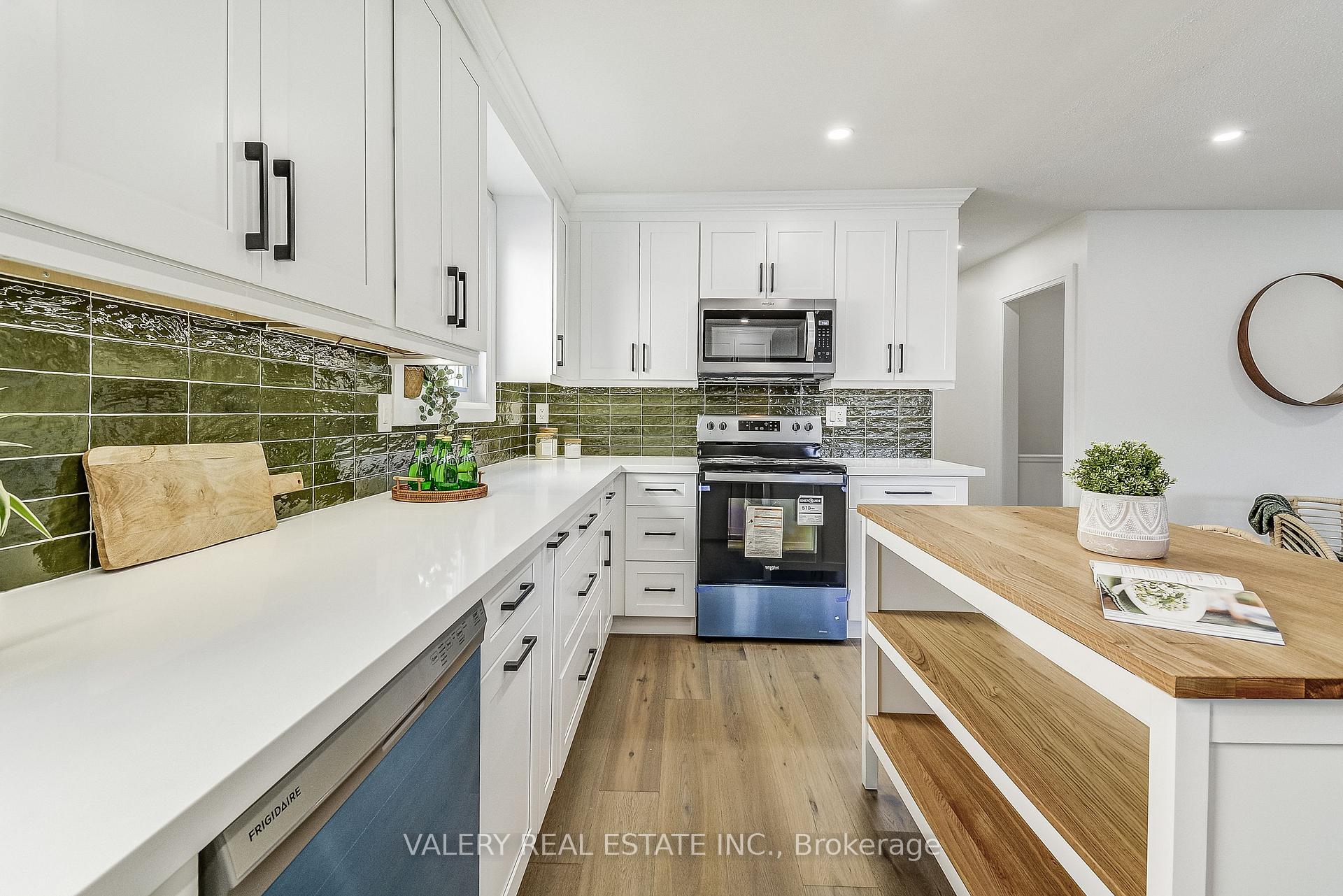 Photo 16 of 26 Garden Crescent, Hamilton, Burkholme — HOMEH