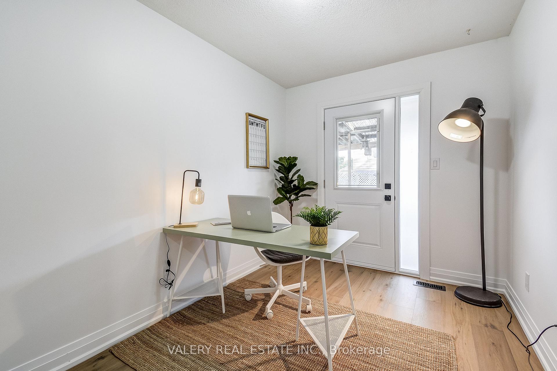 Photo 23 of 26 Garden Crescent, Hamilton, Burkholme — HOMEH