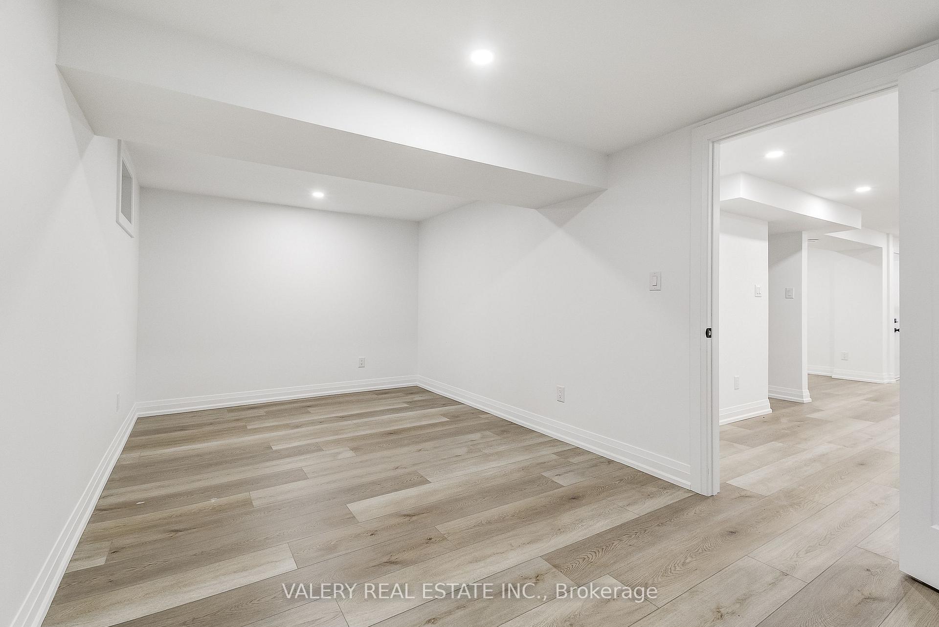 Photo 28 of 26 Garden Crescent, Hamilton, Burkholme — HOMEH