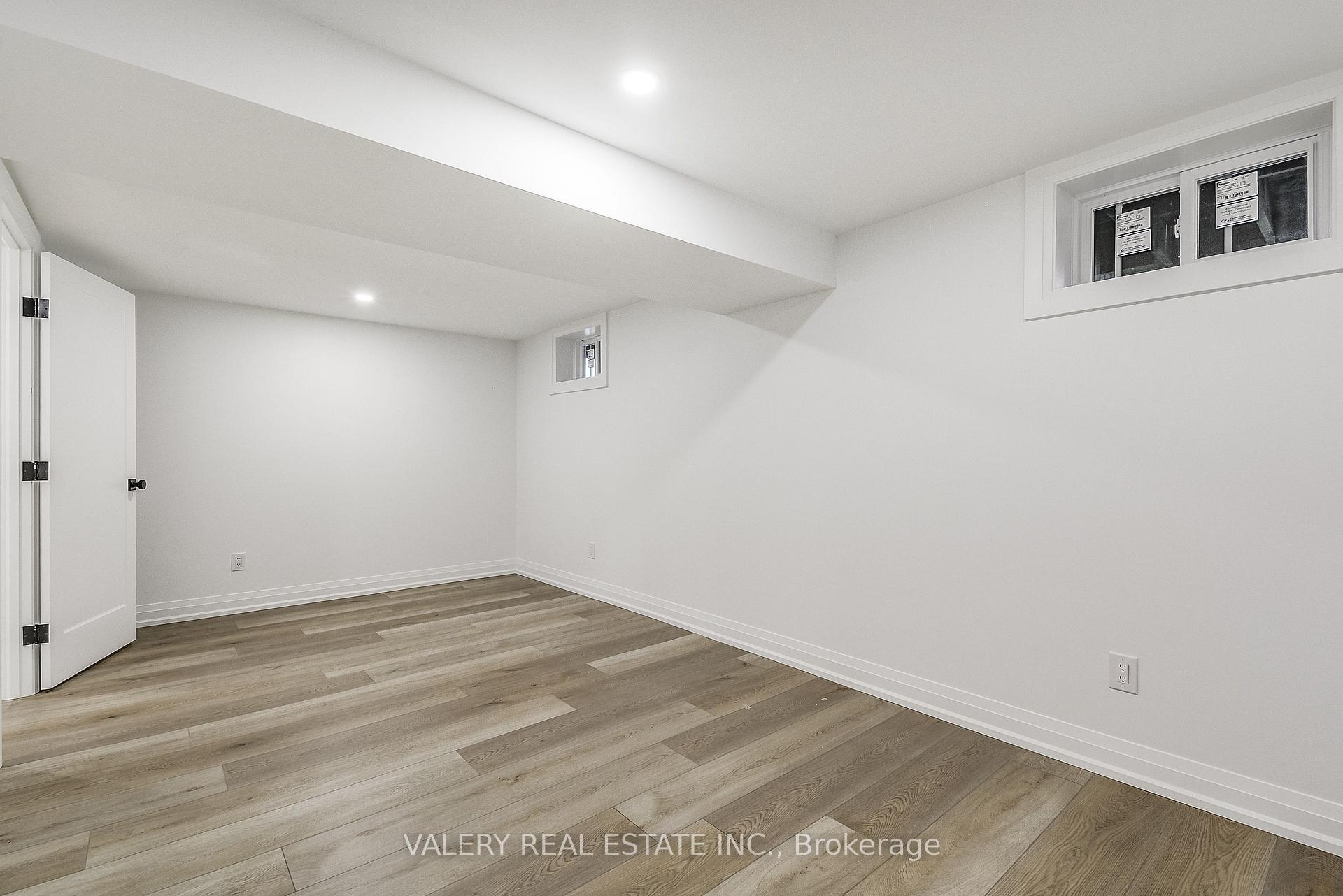 Photo 29 of 26 Garden Crescent, Hamilton, Burkholme — HOMEH