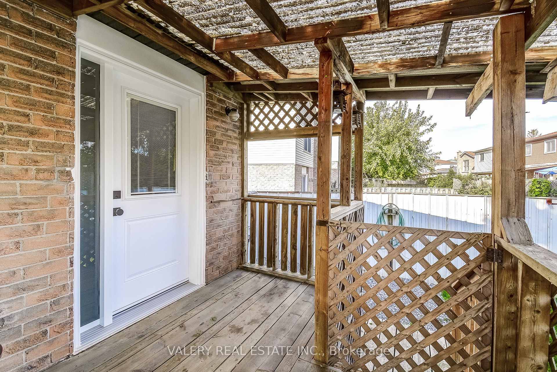 Photo 32 of 26 Garden Crescent, Hamilton, Burkholme — HOMEH