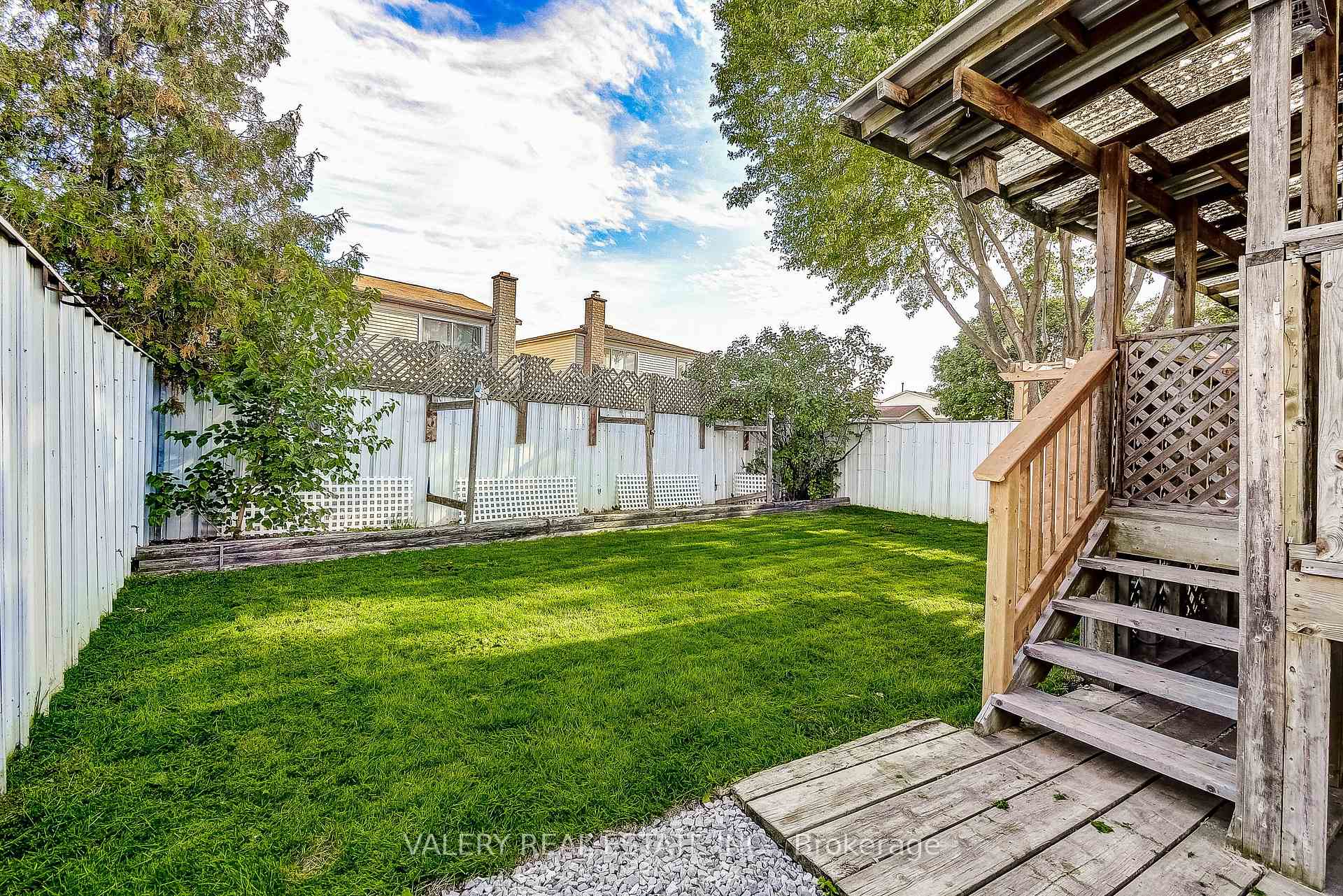 Photo 33 of 26 Garden Crescent, Hamilton, Burkholme — HOMEH
