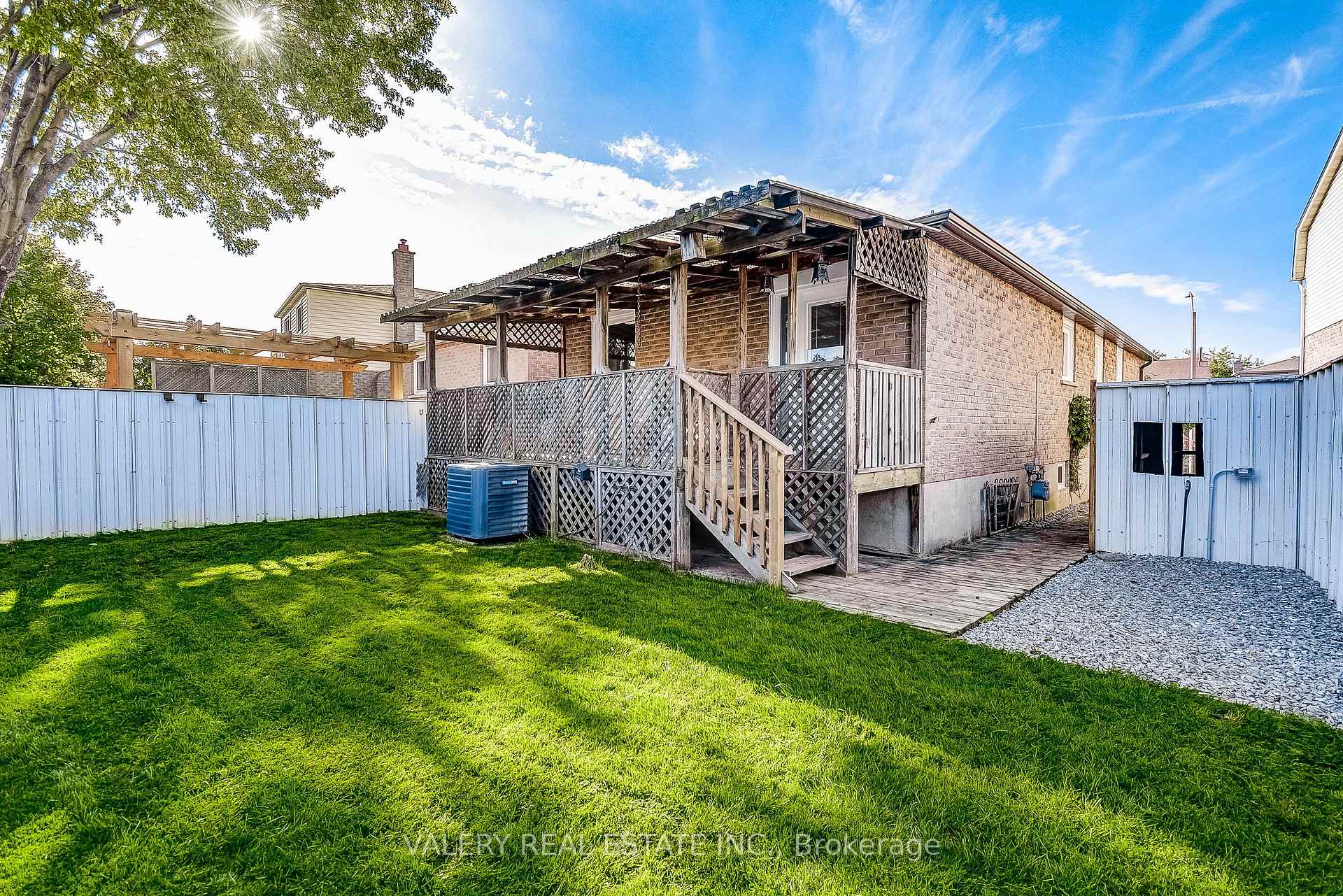 Photo 34 of 26 Garden Crescent, Hamilton, Burkholme — HOMEH