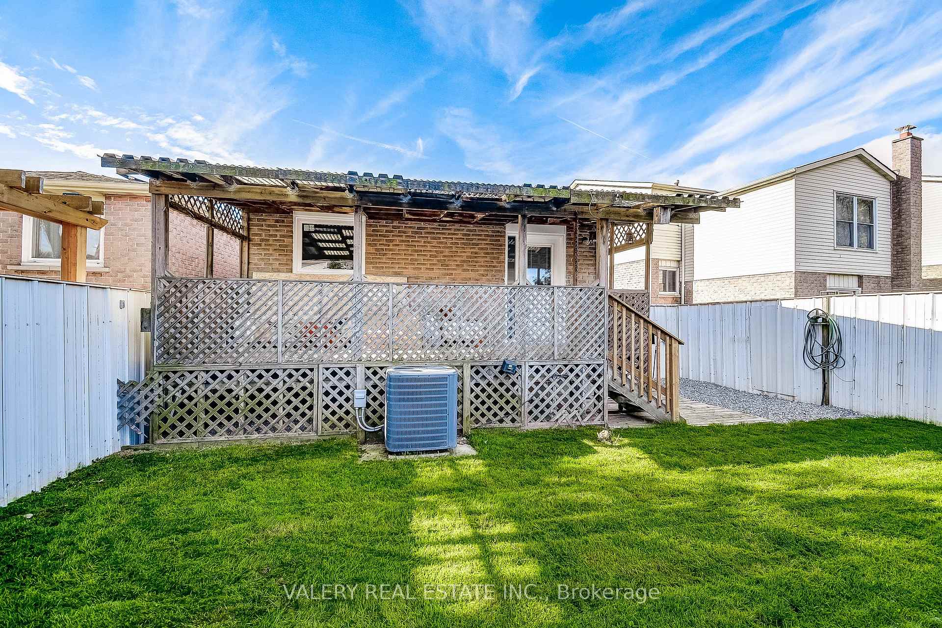 Photo 35 of 26 Garden Crescent, Hamilton, Burkholme — HOMEH