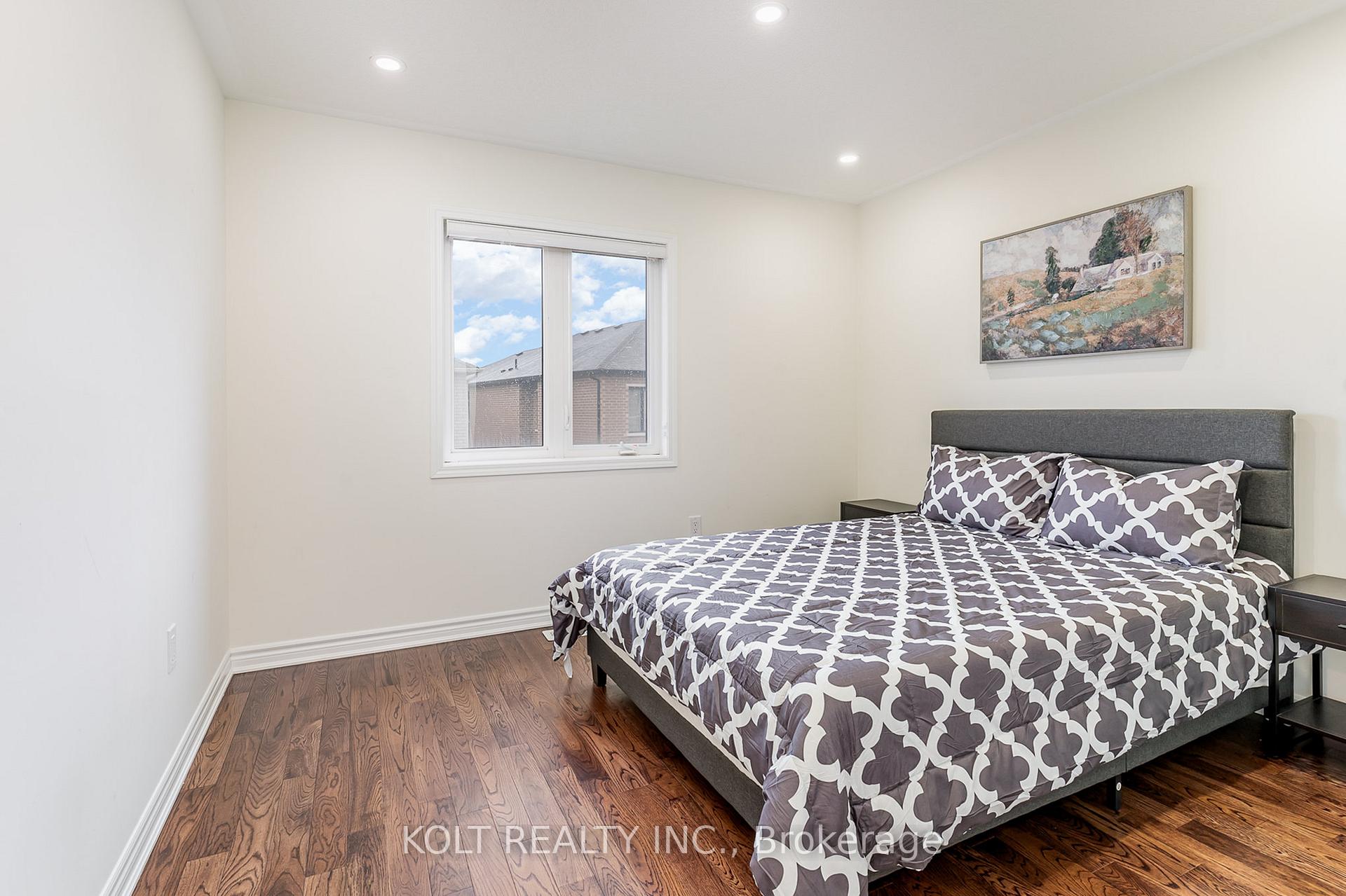Photo 4 of 9 Herrick Drive, Brampton, Northwest Brampton — HOMEH