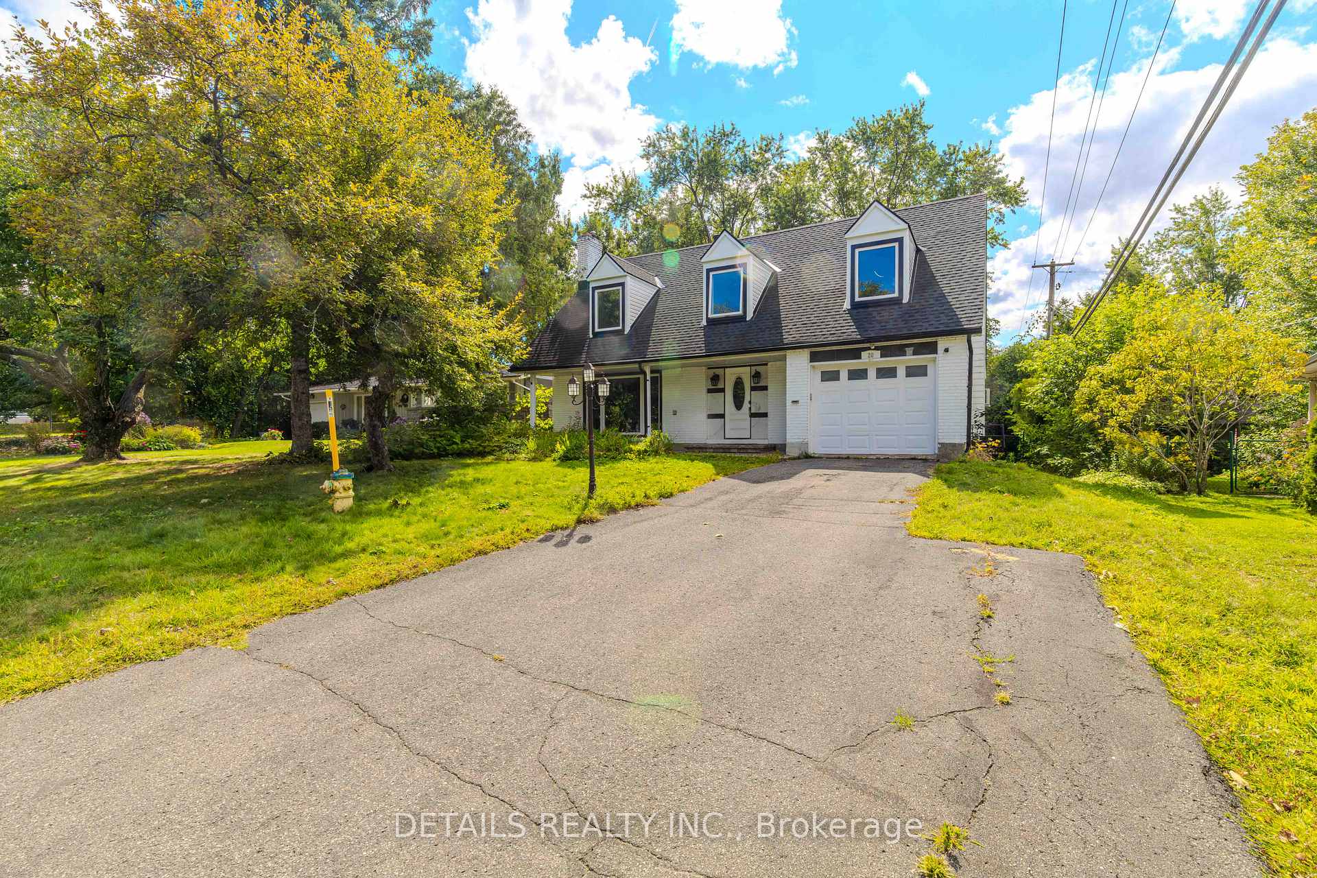 Photo 1 of 20 Trillium Avenue E, Ottawa, City View/Skyline/Fisher Heights/Parkwood Hills — HOMEH