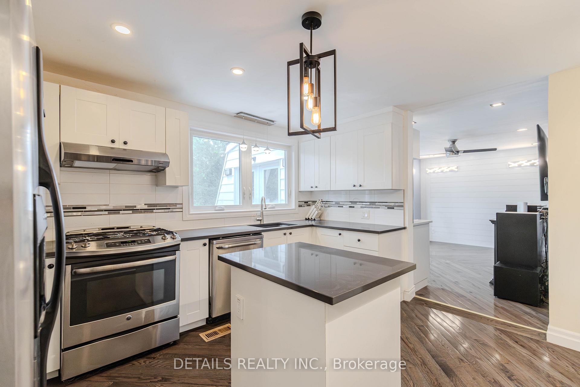 Photo 12 of 20 Trillium Avenue E, Ottawa, City View/Skyline/Fisher Heights/Parkwood Hills — HOMEH