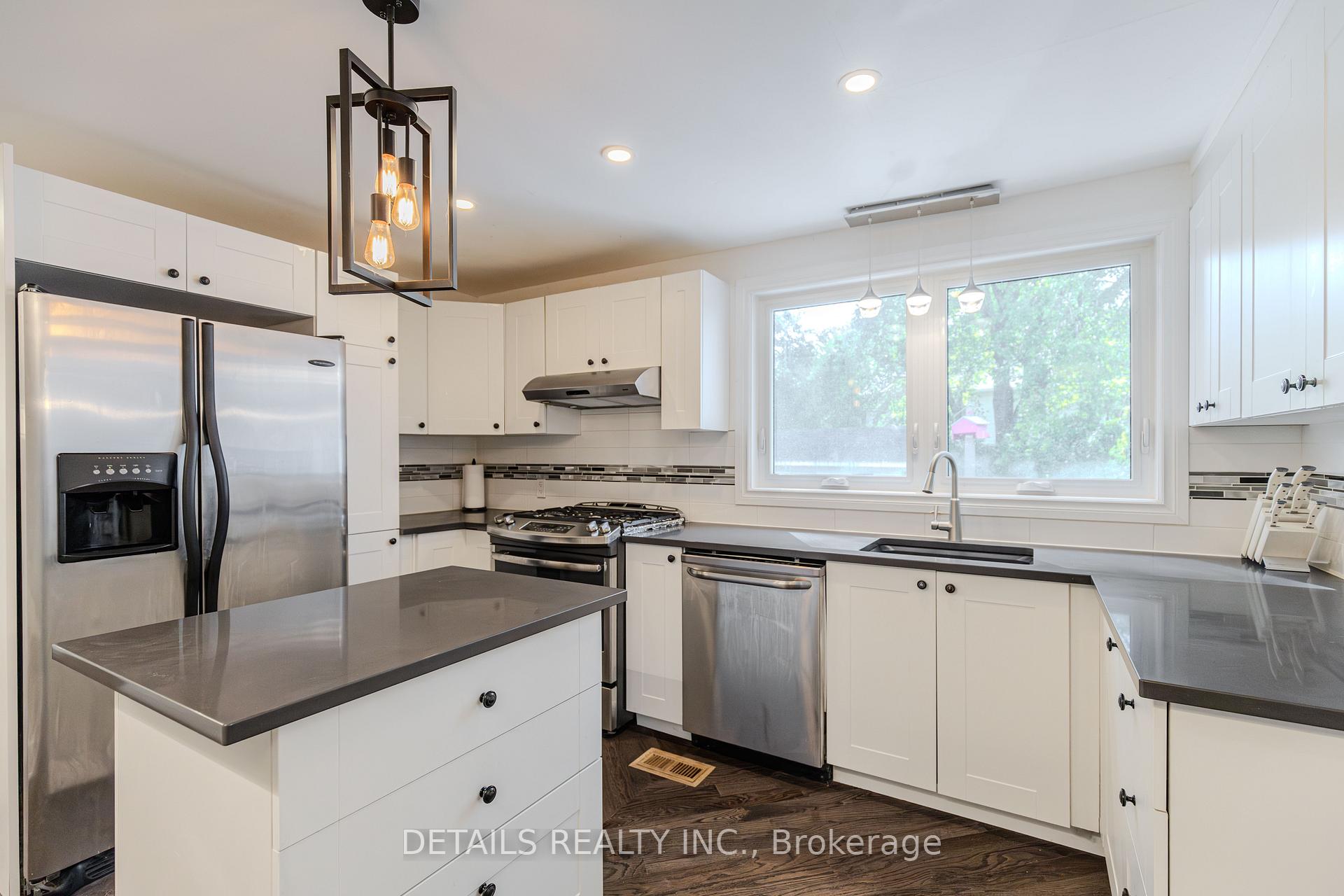 Photo 8 of 20 Trillium Avenue E, Ottawa, City View/Skyline/Fisher Heights/Parkwood Hills — HOMEH