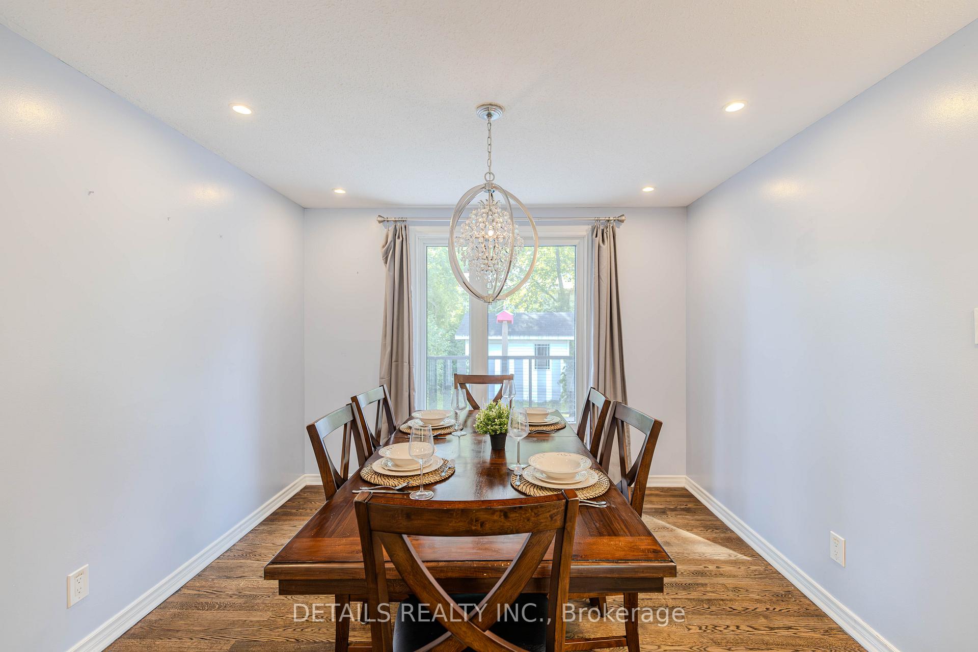 Photo 9 of 20 Trillium Avenue E, Ottawa, City View/Skyline/Fisher Heights/Parkwood Hills — HOMEH