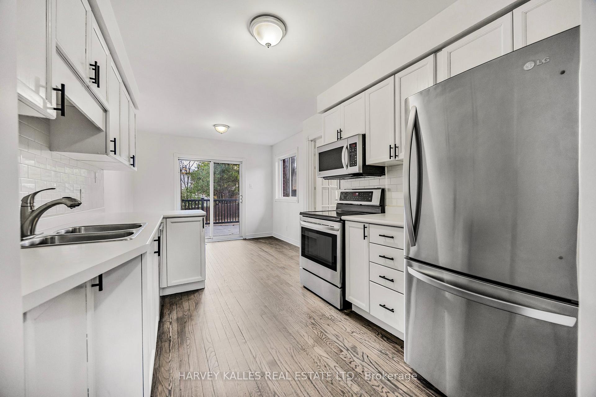 Photo 6 of 380 Leacock Drive, Barrie, Letitia Heights — HOMEH