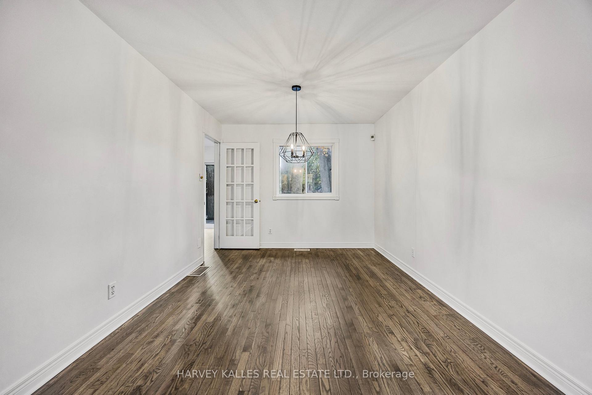 Photo 10 of 380 Leacock Drive, Barrie, Letitia Heights — HOMEH