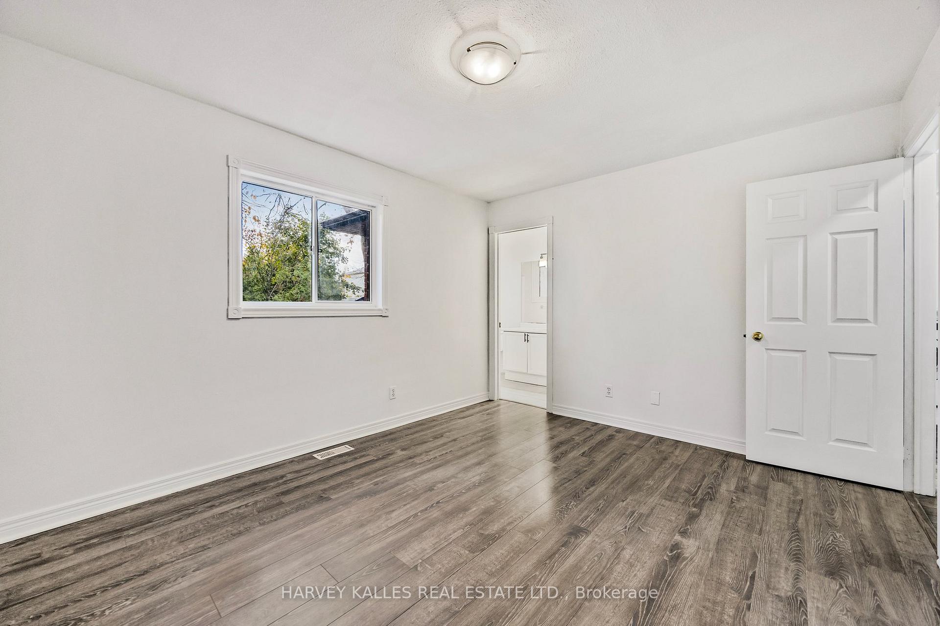 Photo 11 of 380 Leacock Drive, Barrie, Letitia Heights — HOMEH