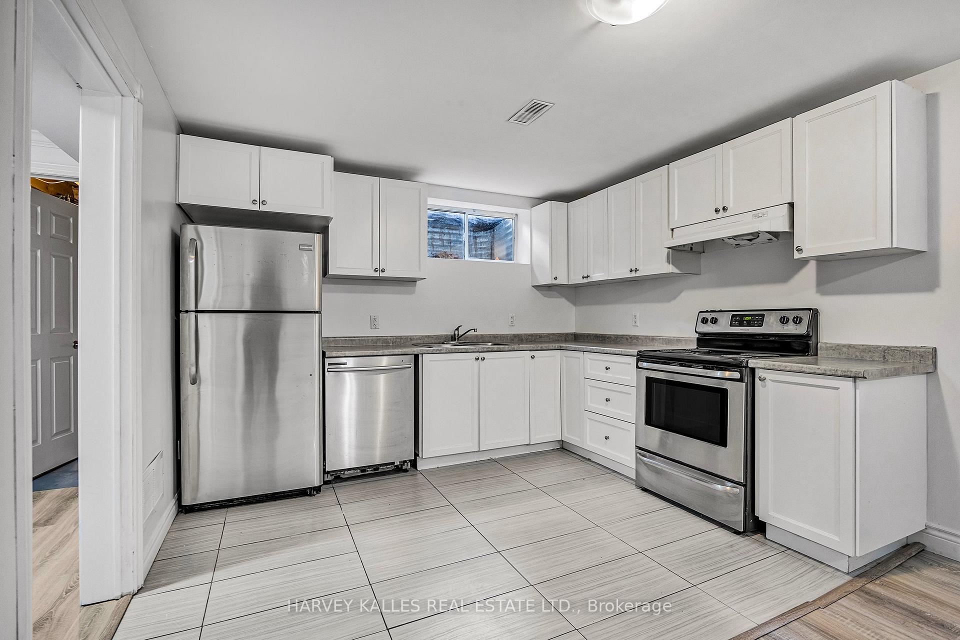 Photo 19 of 380 Leacock Drive, Barrie, Letitia Heights — HOMEH