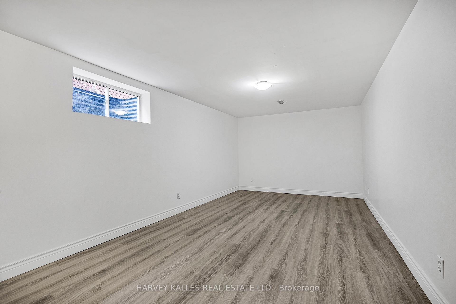 Photo 21 of 380 Leacock Drive, Barrie, Letitia Heights — HOMEH