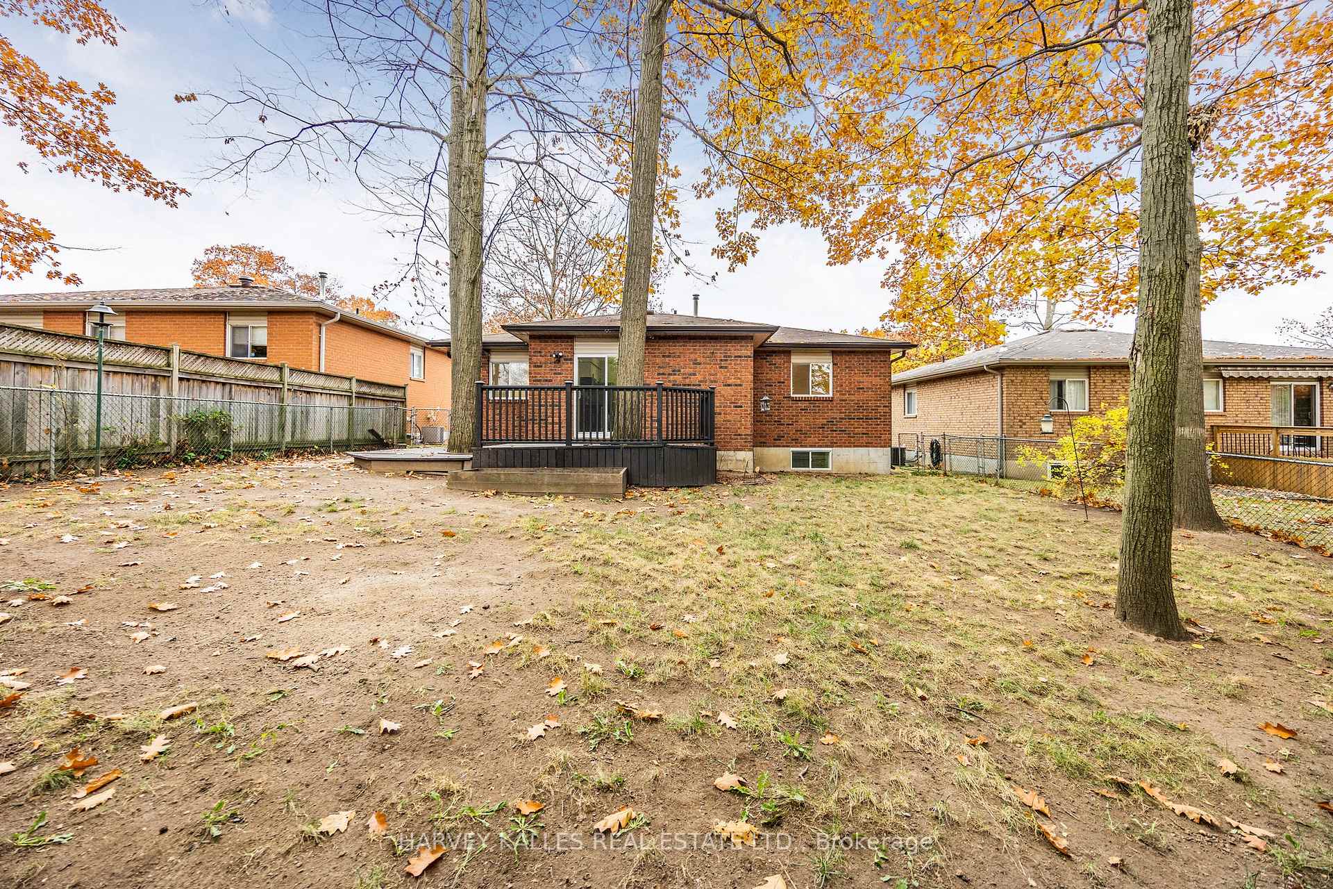 Photo 26 of 380 Leacock Drive, Barrie, Letitia Heights — HOMEH