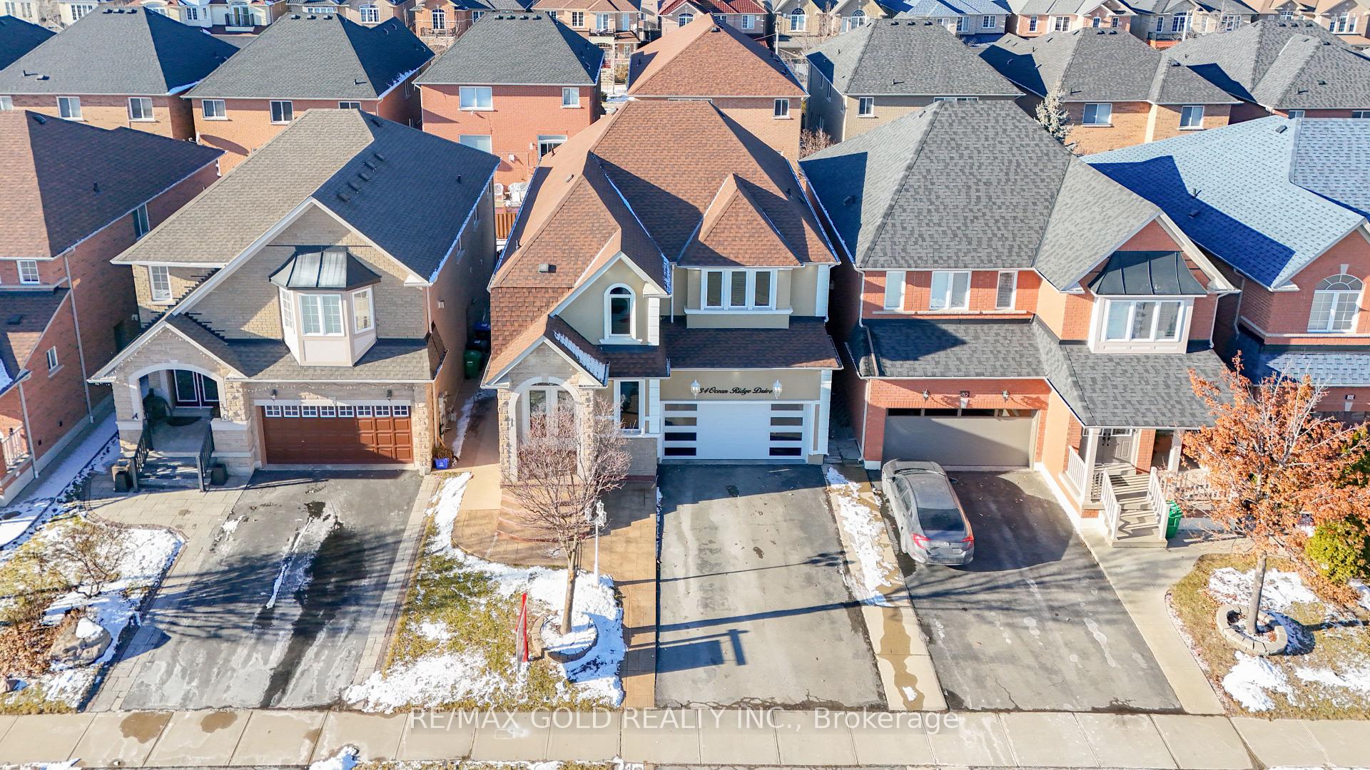 Photo 3 of 34 Ocean Ridge Drive, Brampton, Sandringham-Wellington — HOMEH