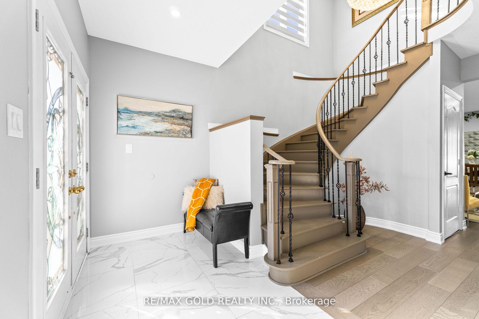 Photo 4 of 34 Ocean Ridge Drive, Brampton, Sandringham-Wellington — HOMEH