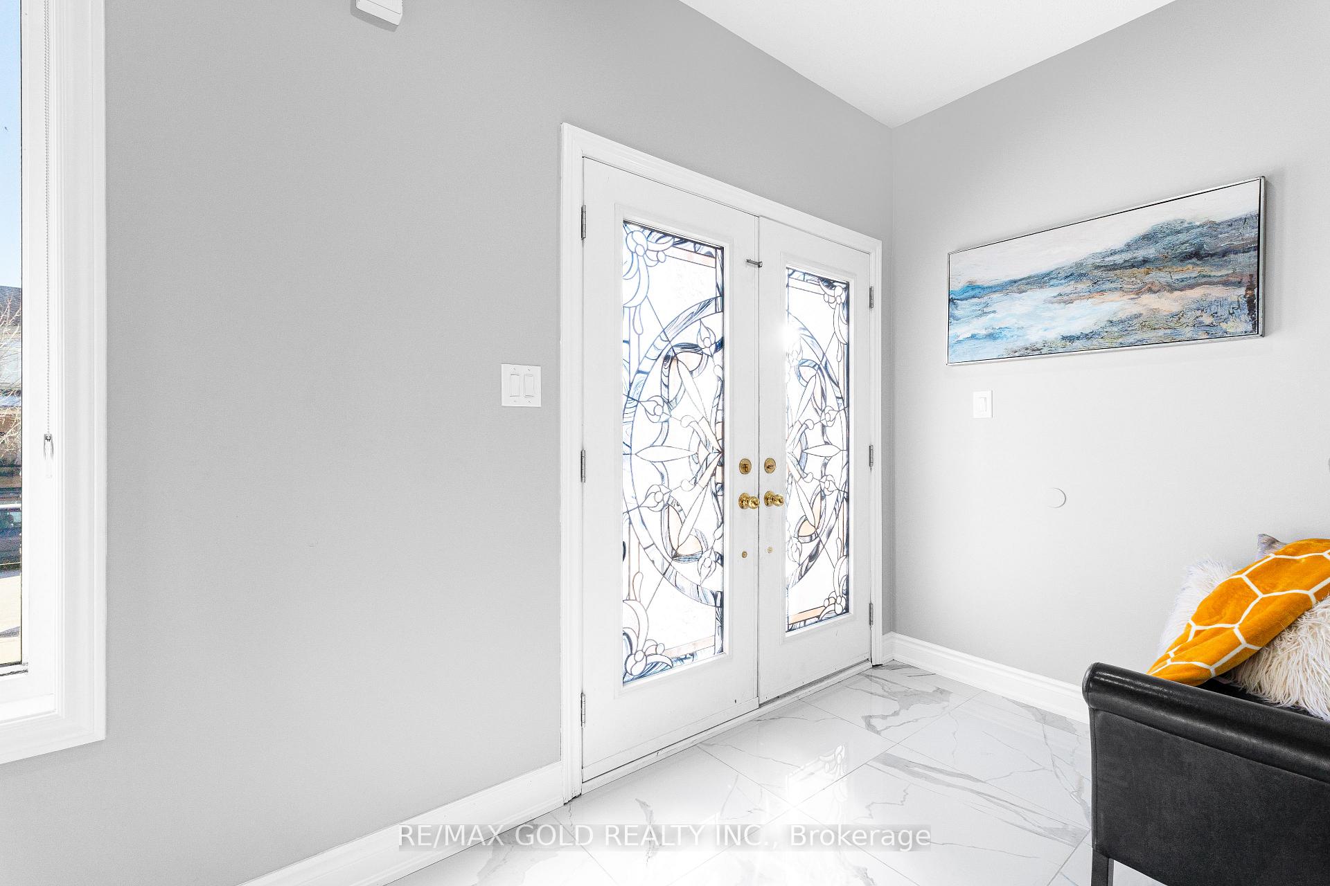 Photo 5 of 34 Ocean Ridge Drive, Brampton, Sandringham-Wellington — HOMEH