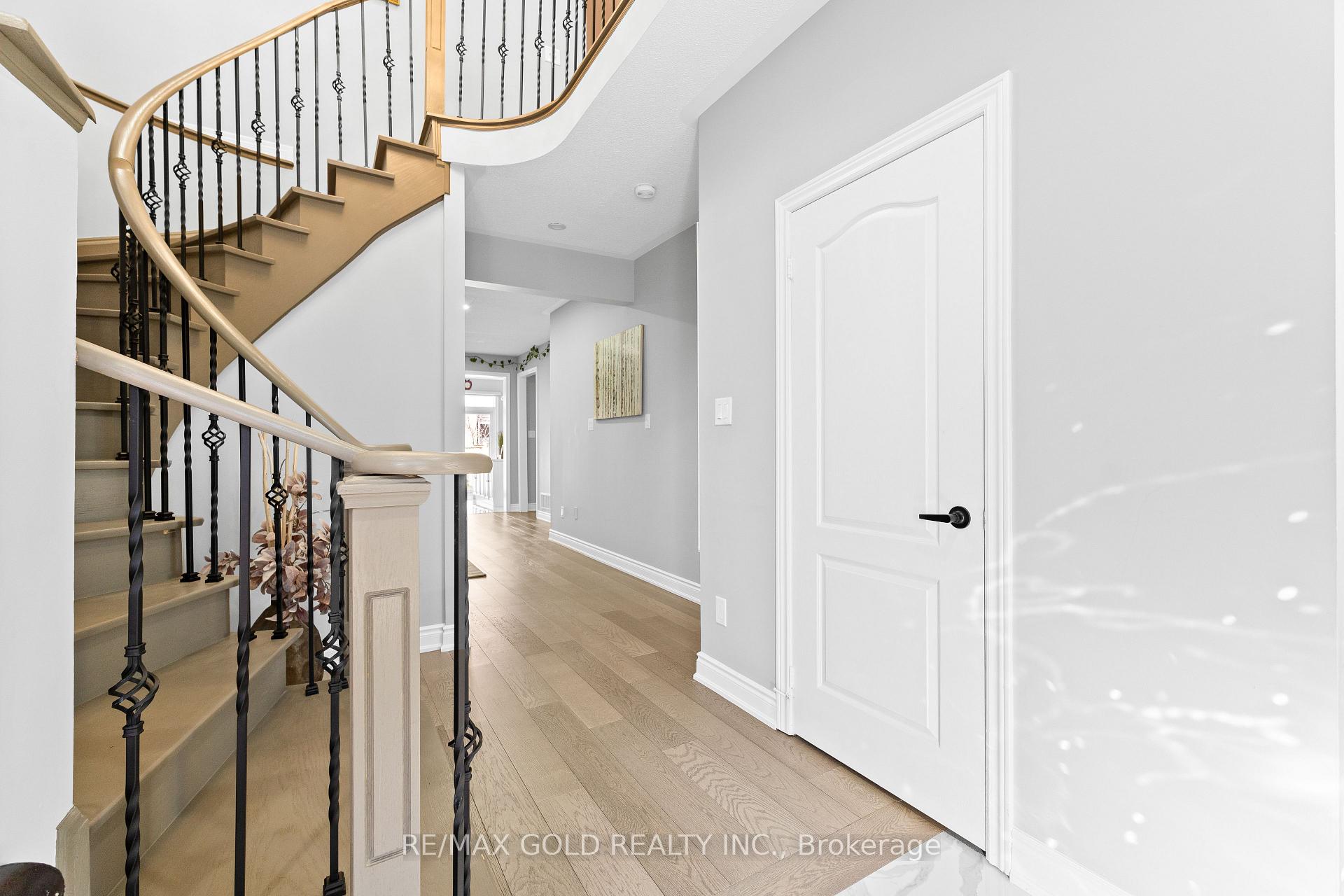 Photo 6 of 34 Ocean Ridge Drive, Brampton, Sandringham-Wellington — HOMEH