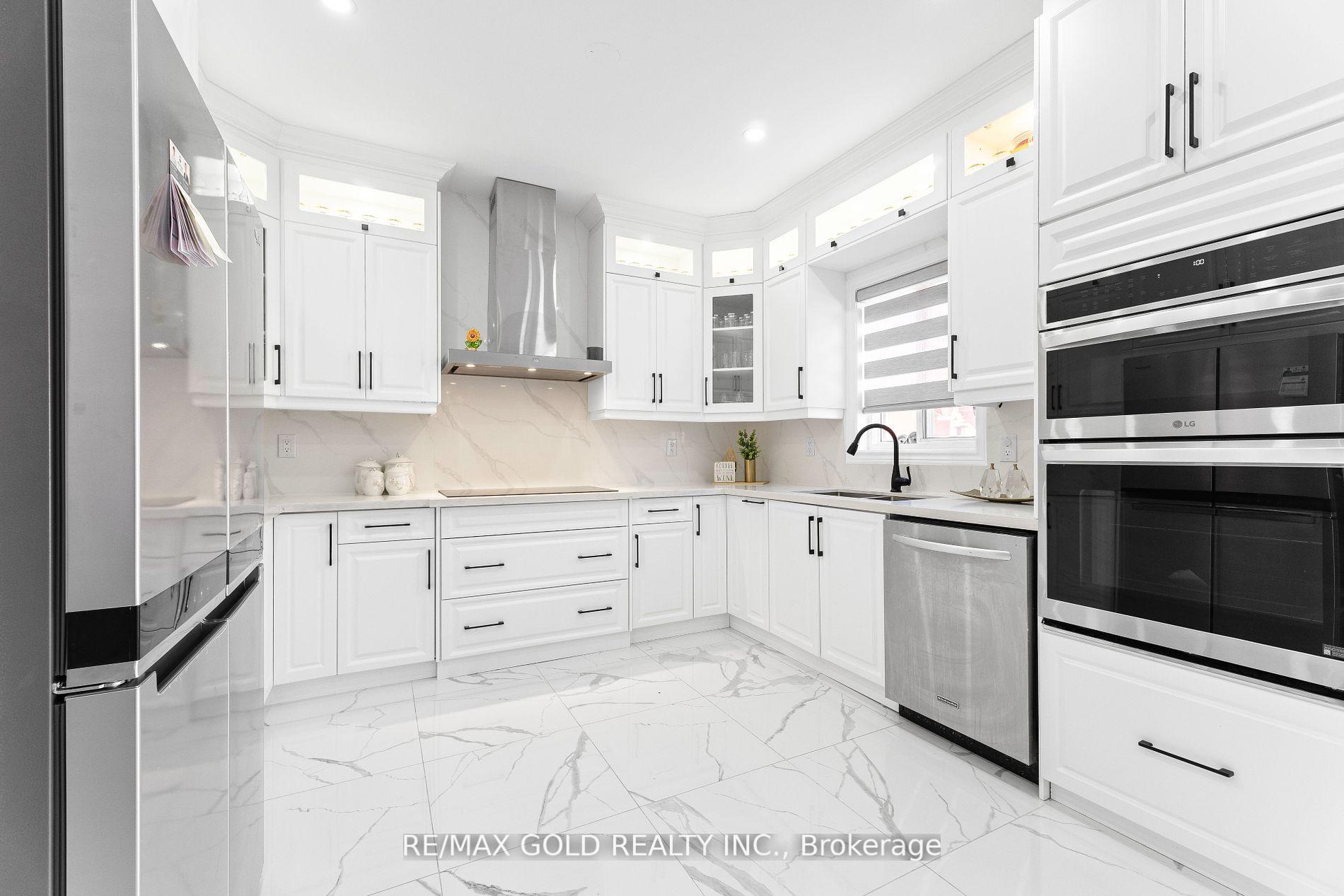 Photo 11 of 34 Ocean Ridge Drive, Brampton, Sandringham-Wellington — HOMEH