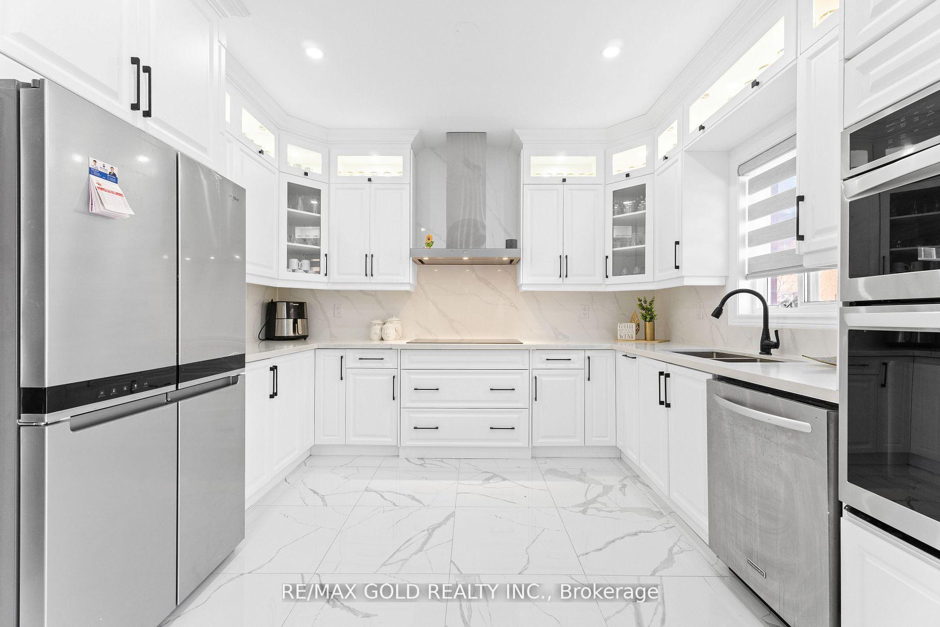 Photo 12 of 34 Ocean Ridge Drive, Brampton, Sandringham-Wellington — HOMEH