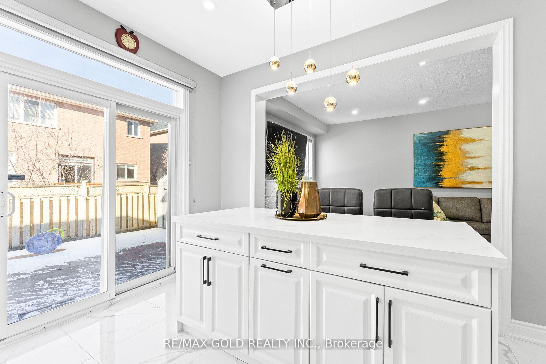 Photo 14 of 34 Ocean Ridge Drive, Brampton, Sandringham-Wellington — HOMEH