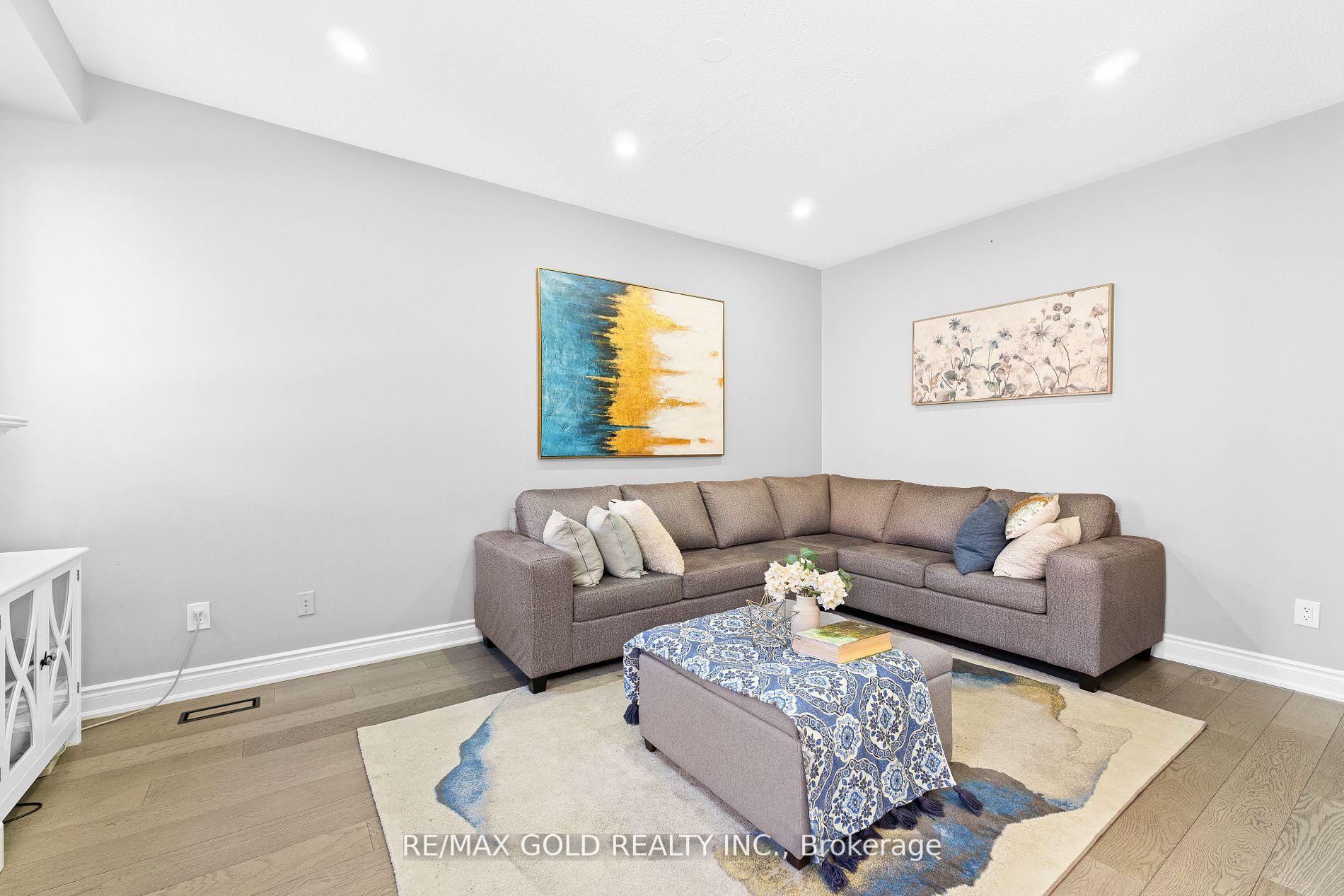 Photo 16 of 34 Ocean Ridge Drive, Brampton, Sandringham-Wellington — HOMEH
