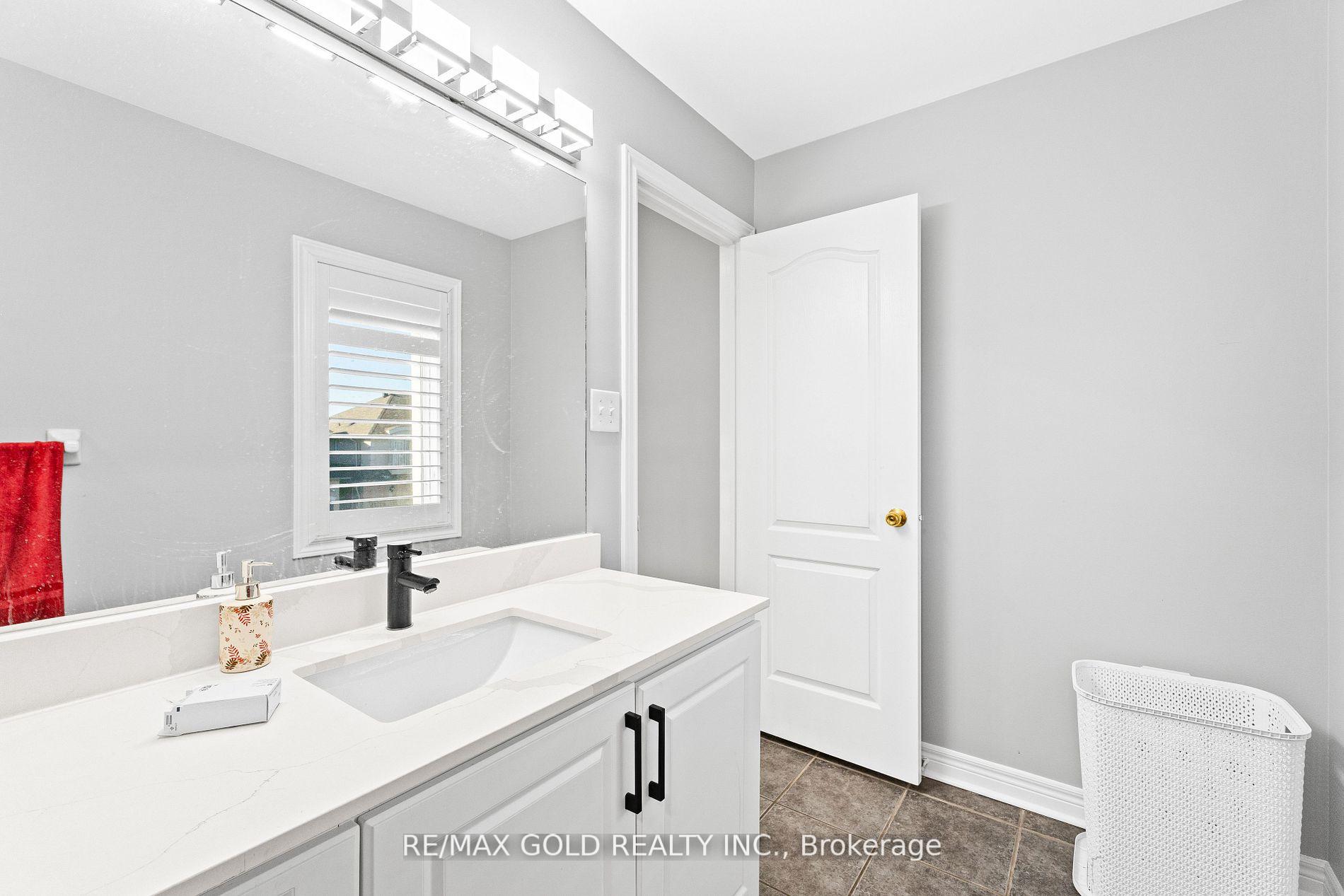 Photo 21 of 34 Ocean Ridge Drive, Brampton, Sandringham-Wellington — HOMEH