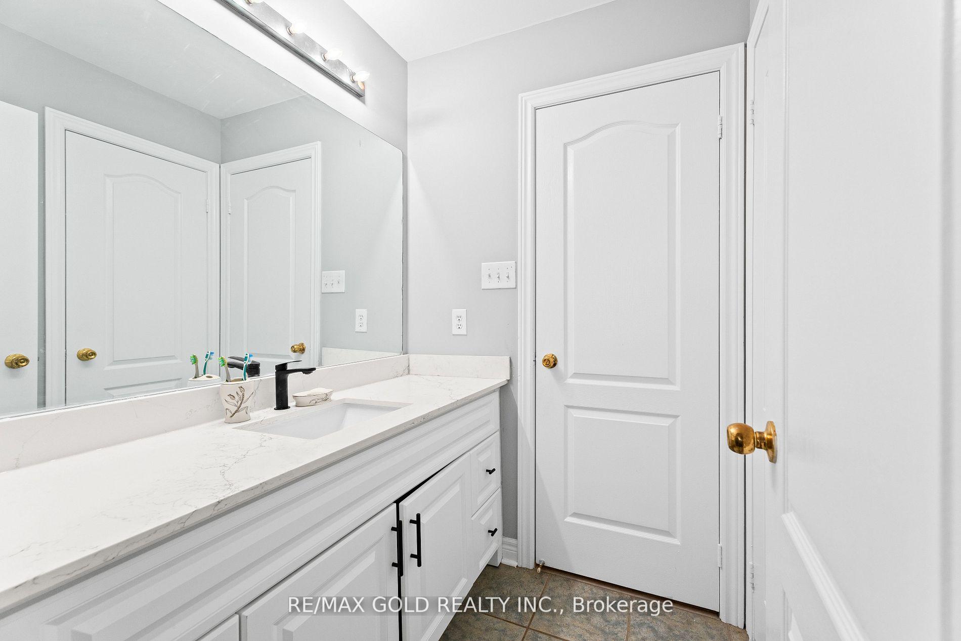 Photo 33 of 34 Ocean Ridge Drive, Brampton, Sandringham-Wellington — HOMEH