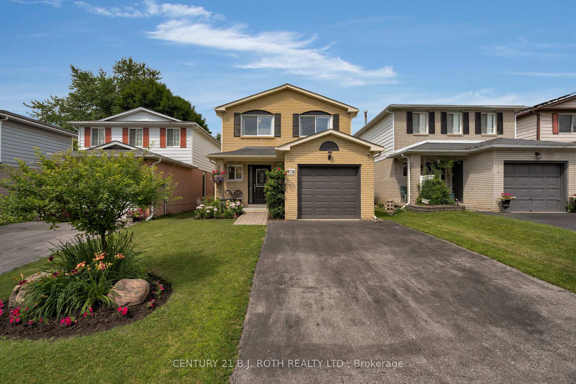 Photo 2 of 108 Garden Drive, Barrie, Allandale Heights — HOMEH