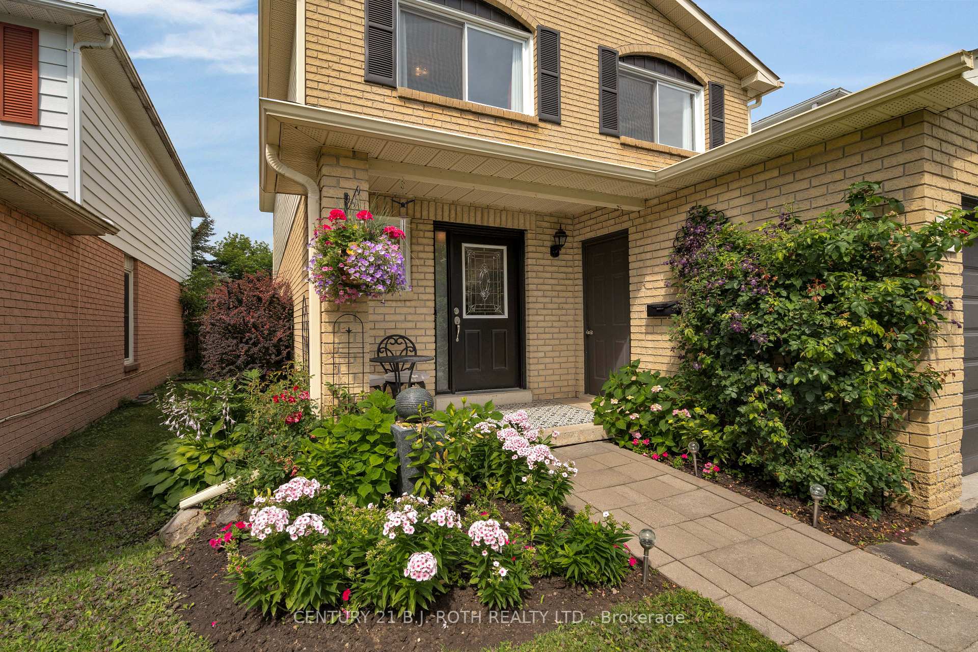Photo 3 of 108 Garden Drive, Barrie, Allandale Heights — HOMEH