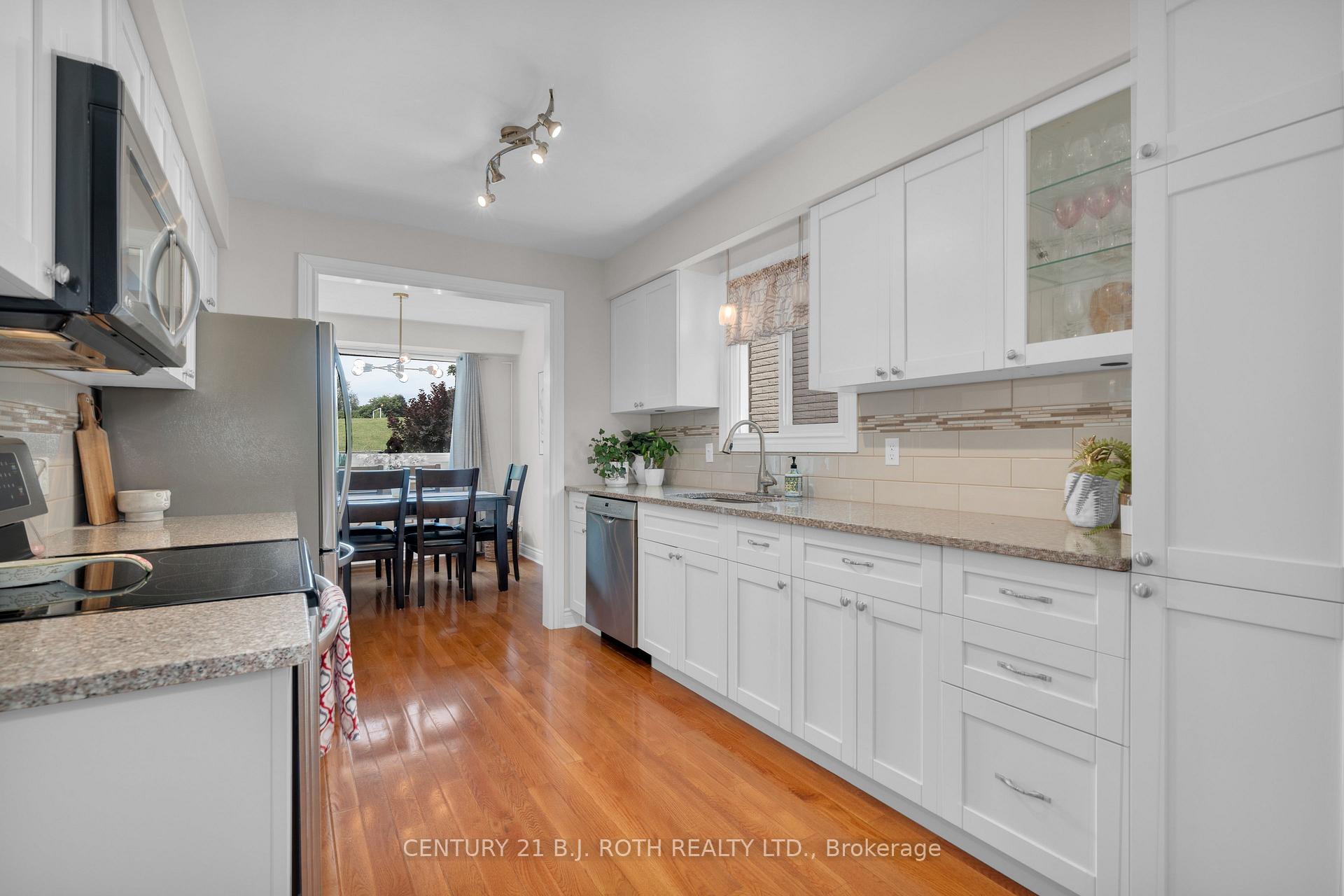 Photo 13 of 108 Garden Drive, Barrie, Allandale Heights — HOMEH