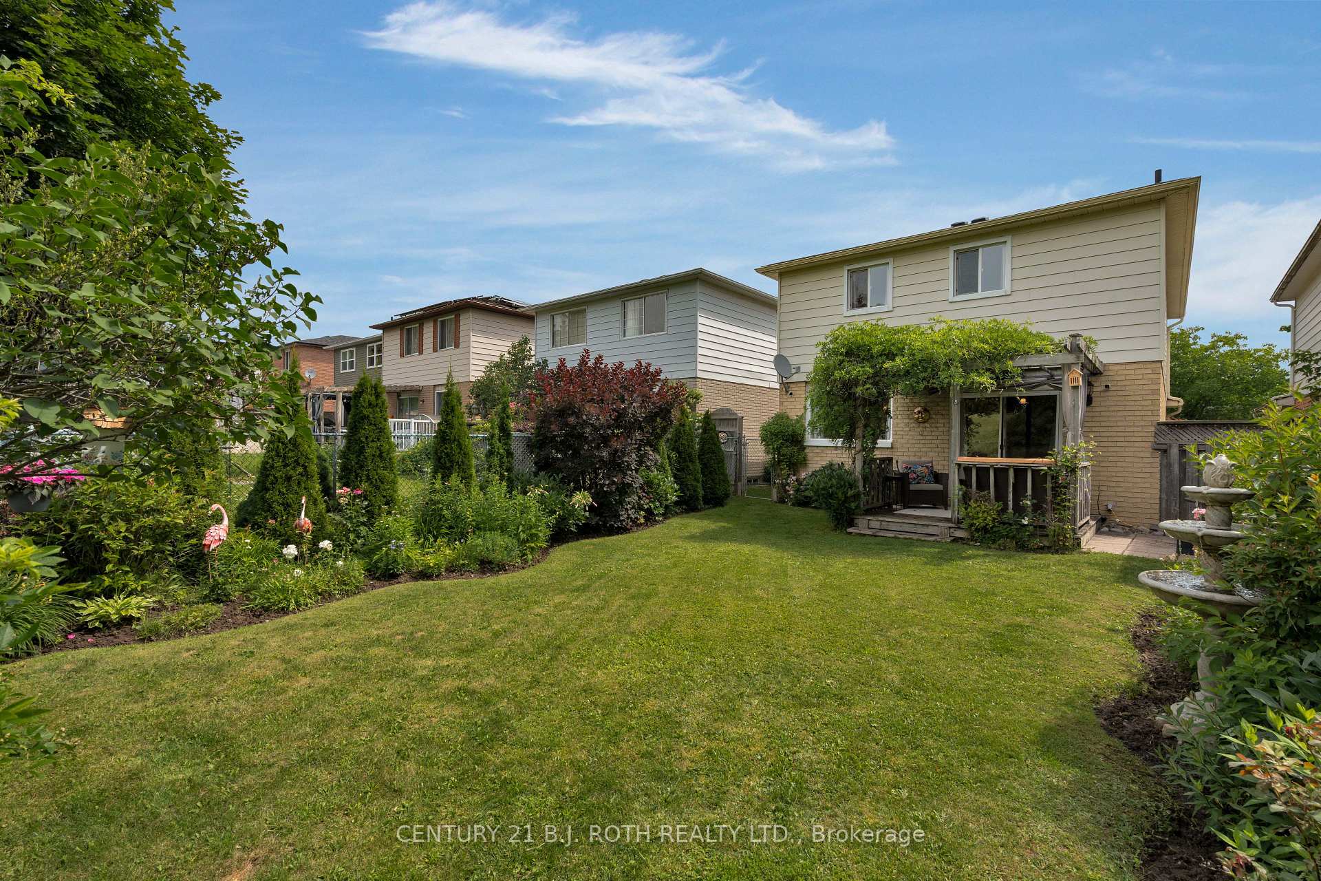 Photo 33 of 108 Garden Drive, Barrie, Allandale Heights — HOMEH